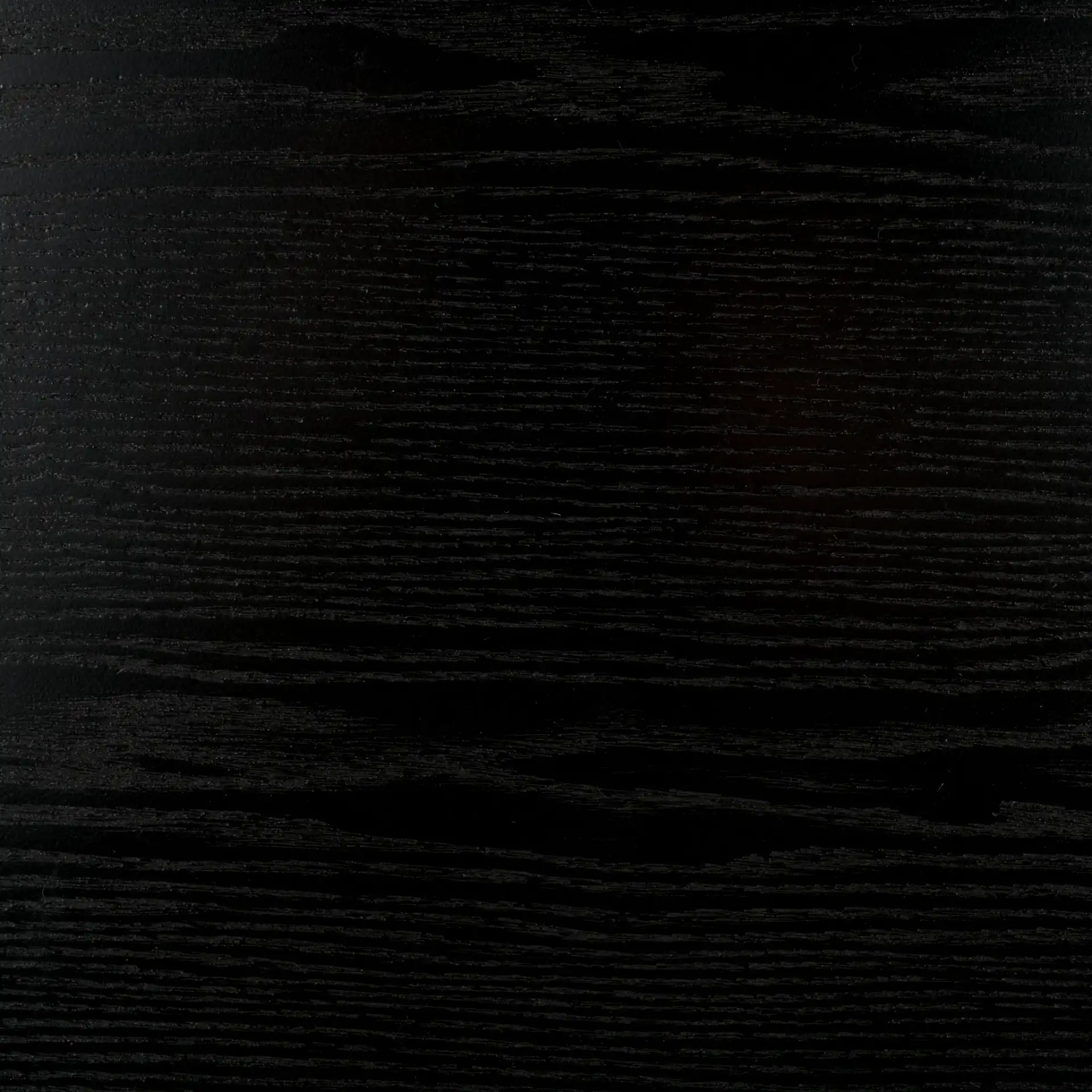 Aishu Accent Table in Black, detail view