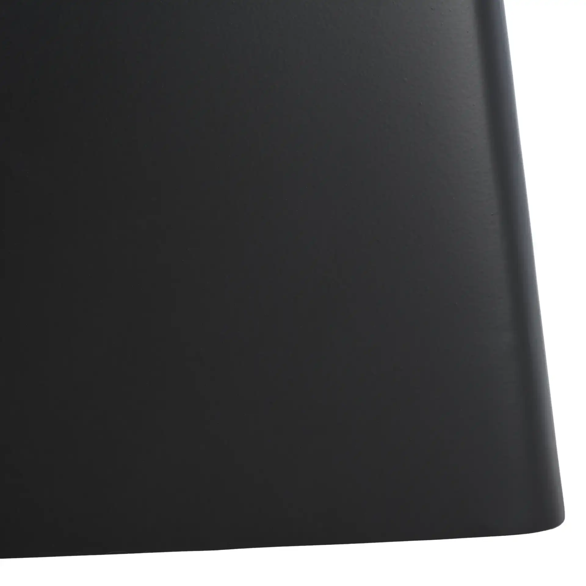 Fedo Porcelain Side Table in Beige / Black, detail view