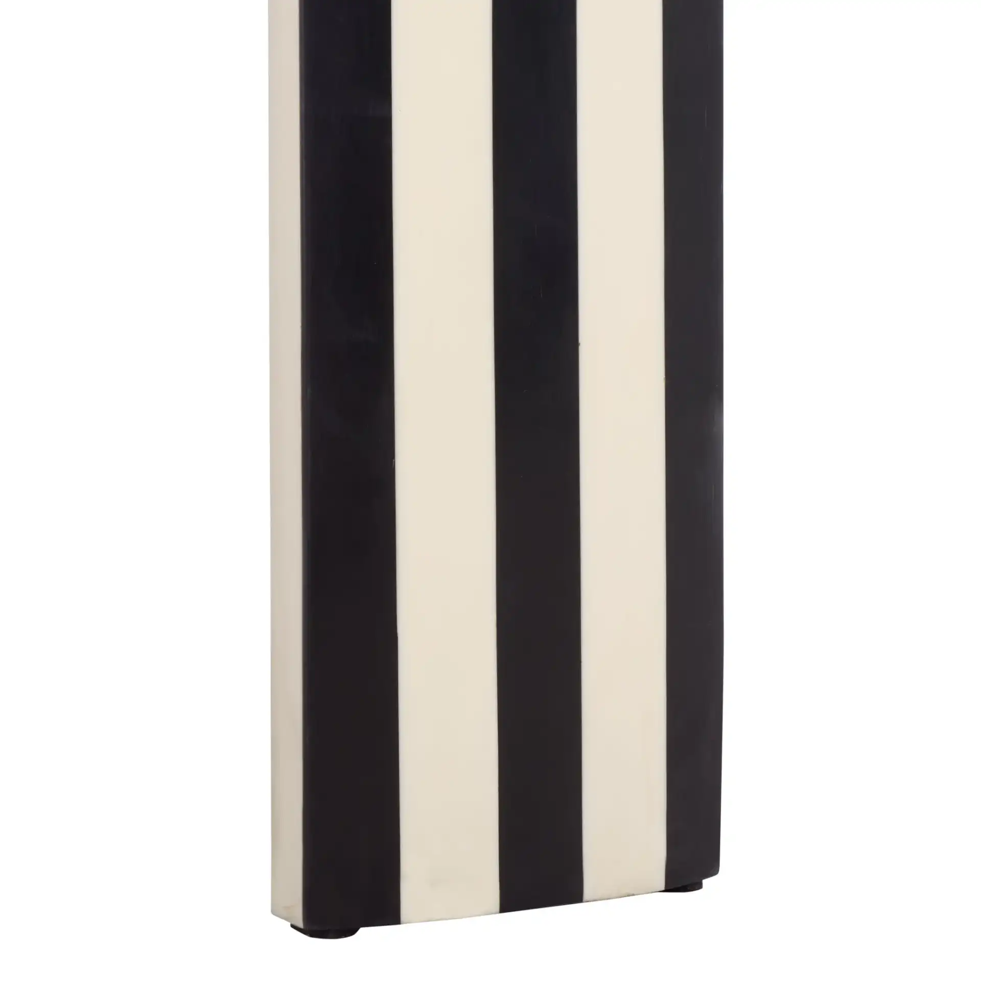Rinna Accent Table in Black / White, detail view