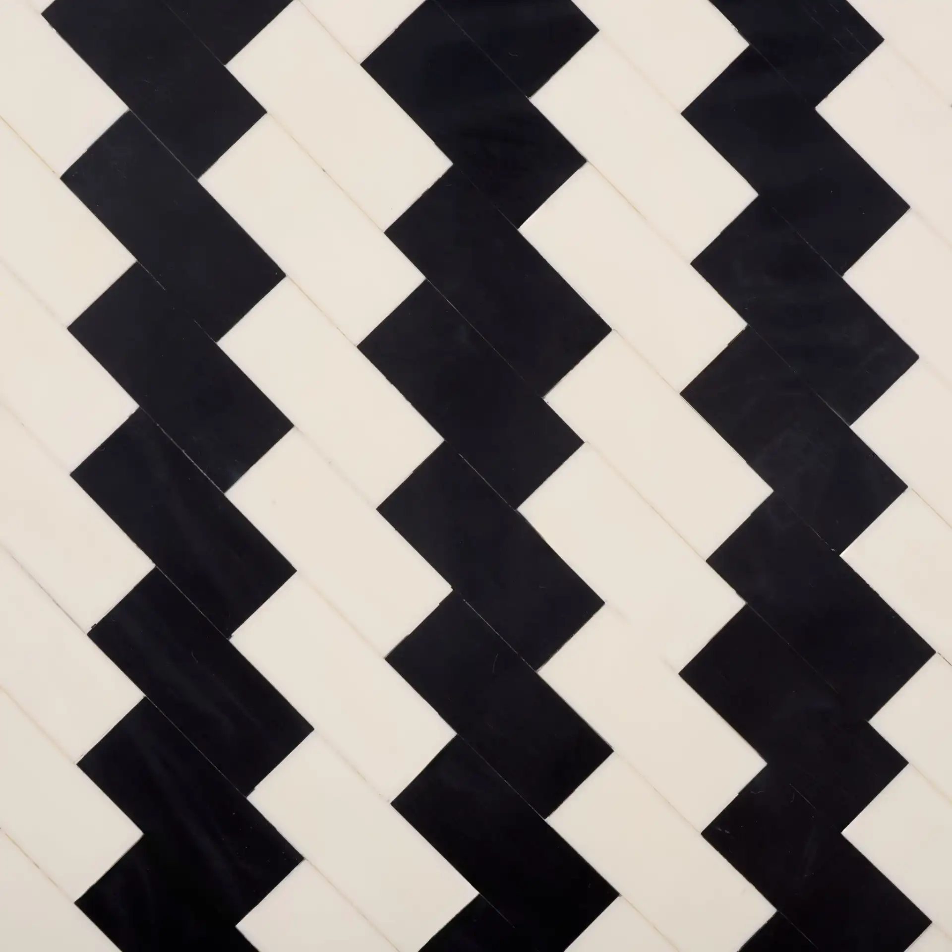 Rinna Accent Table in Black / White, detail view
