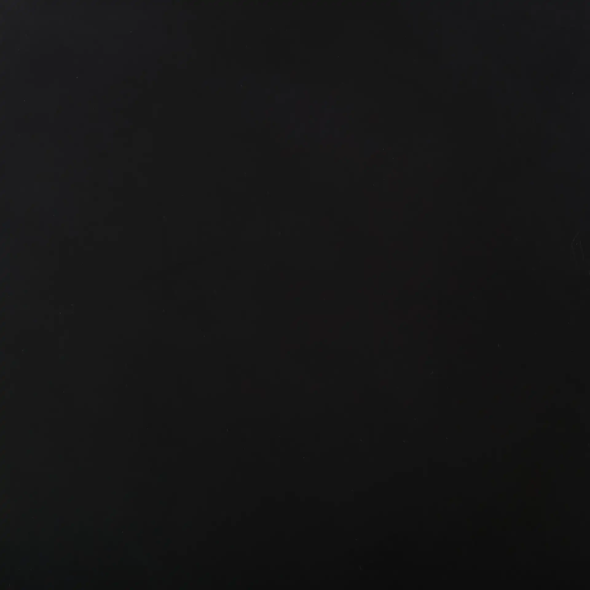 Ivitrio Round Accent Table in Black, detail view