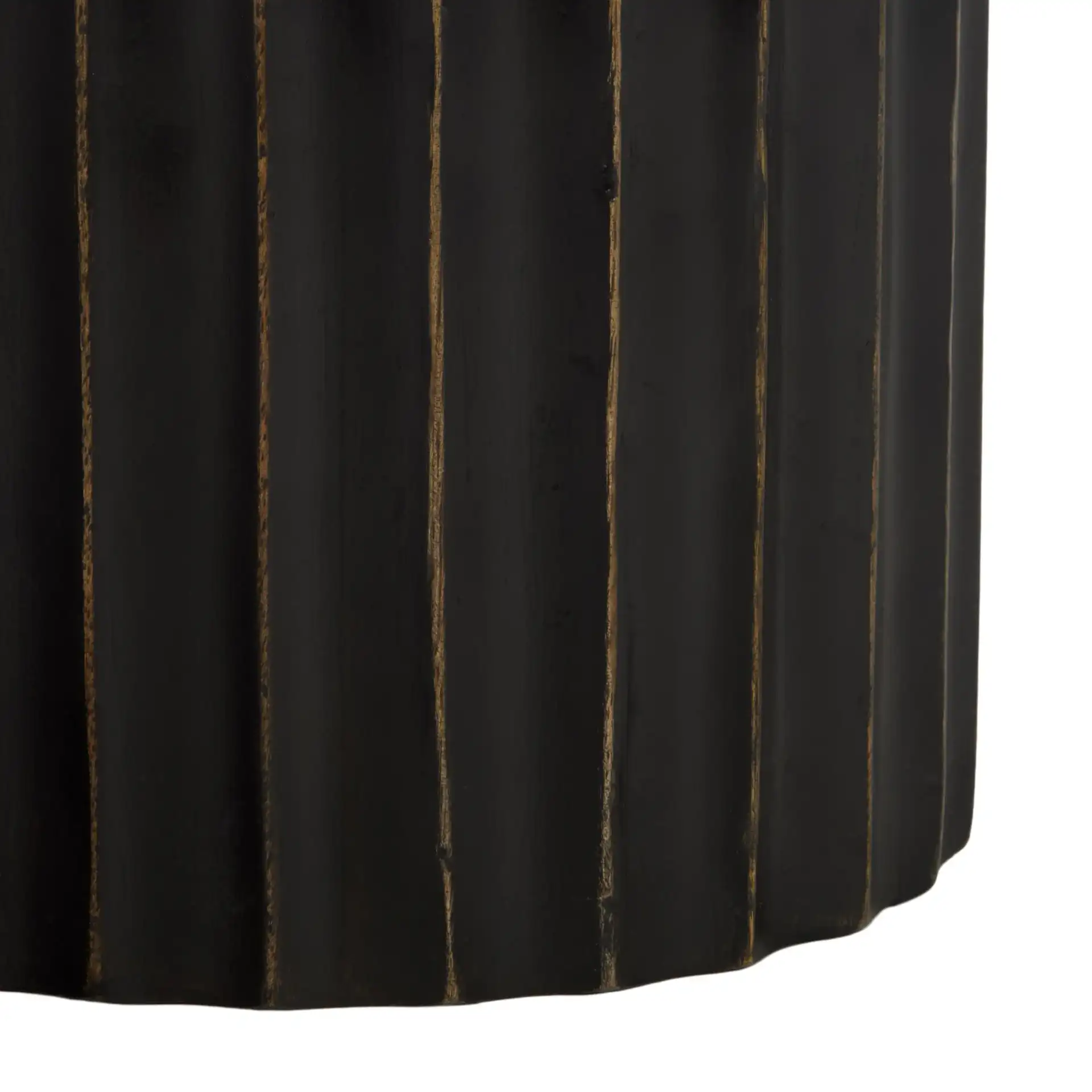 Yaseen Accent Table in Black, detail view