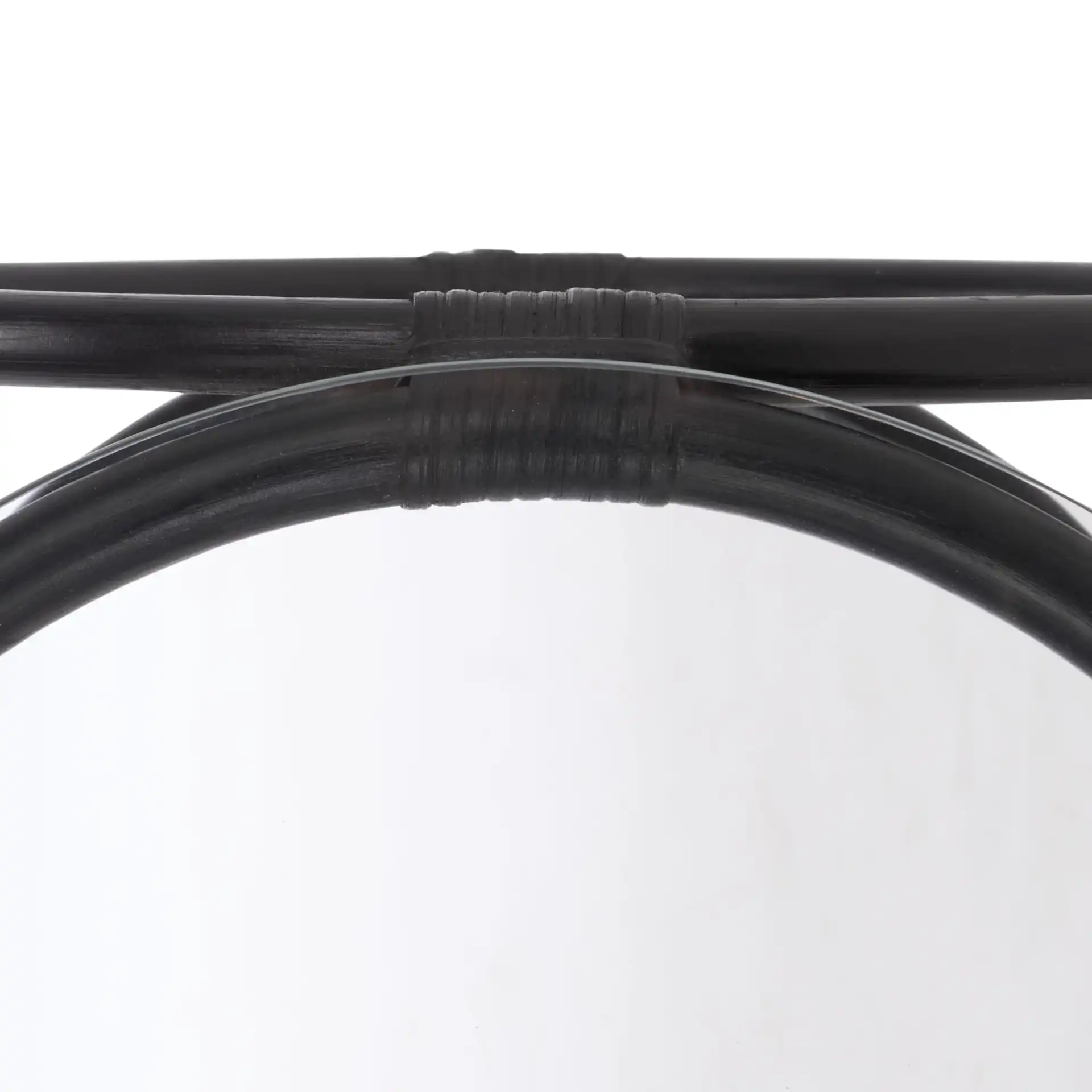 Alesha Round Accent Table in Black / Glass, detail view