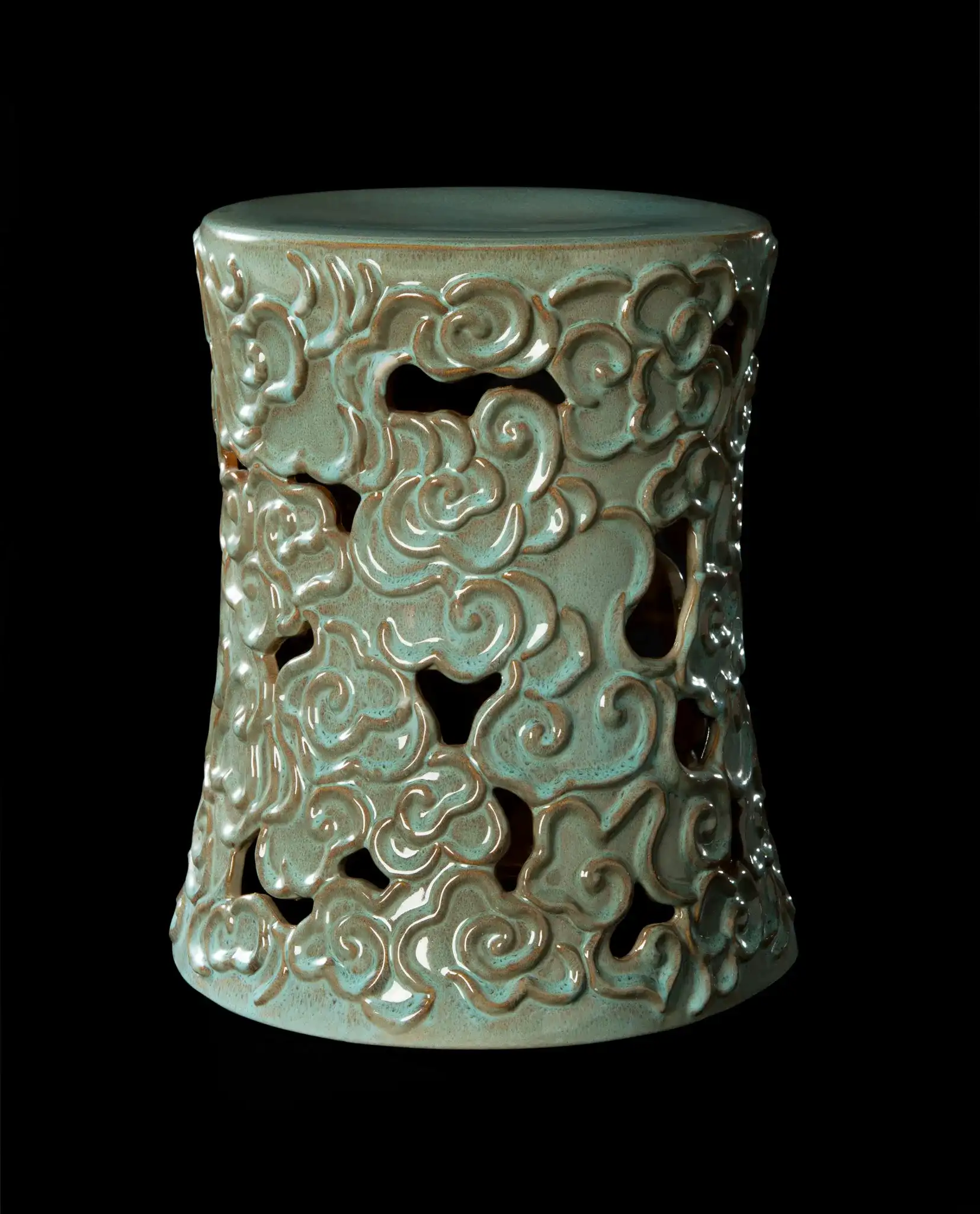 Cloud Garden Stool in Reactive Blue, detail view