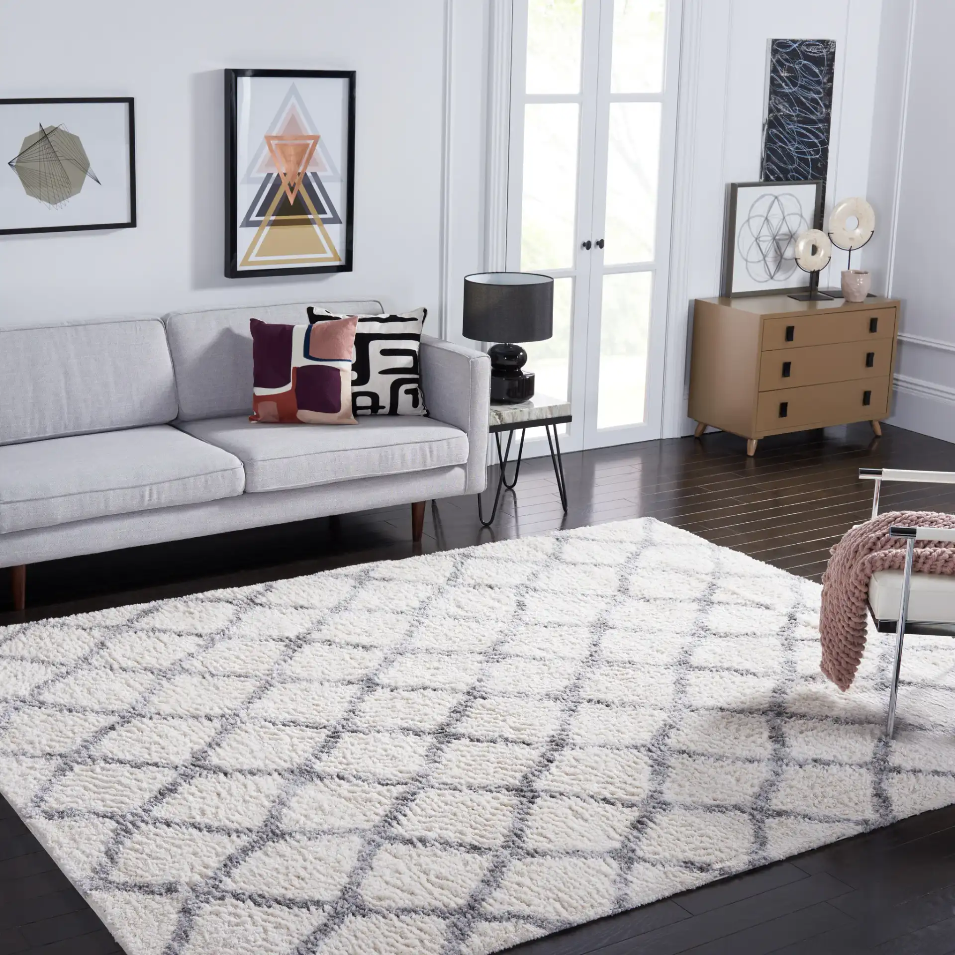 Berber Shag Lattice Trellis Rug in Ivory / Gray in a styled room
