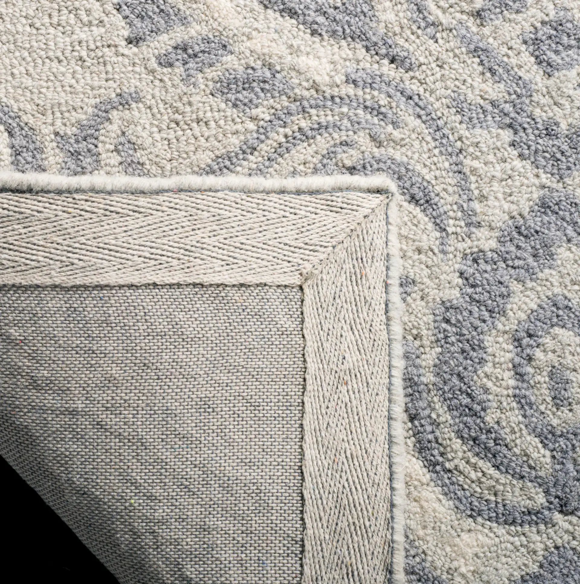 Blossom Palmette Damask Hand-Tufted Wool Rug in Light Gray / Ivory in a styled room