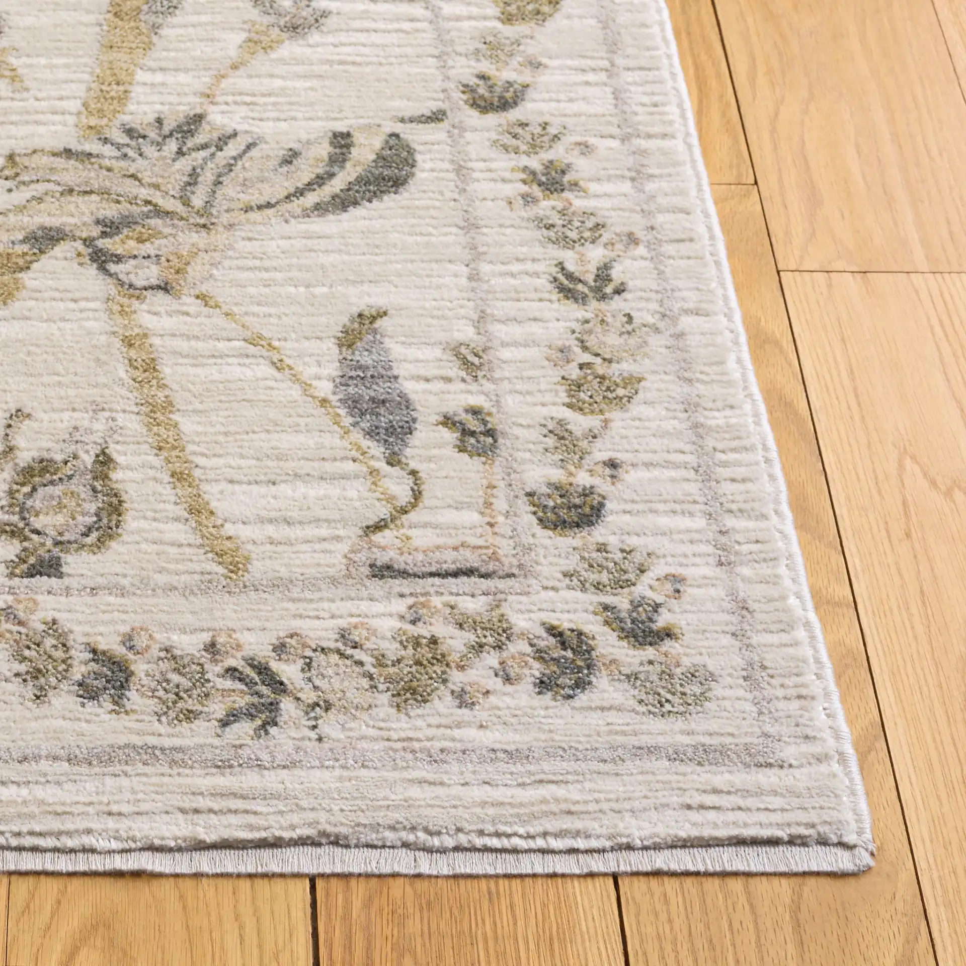 Bloom Traditional Floral Rug in Ivory / Gray in a styled room