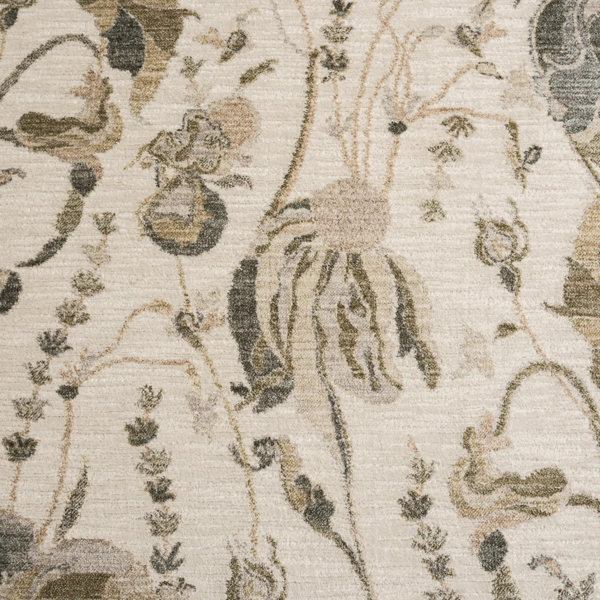 Bloom Traditional Floral Rug in Ivory / Gray in a styled room