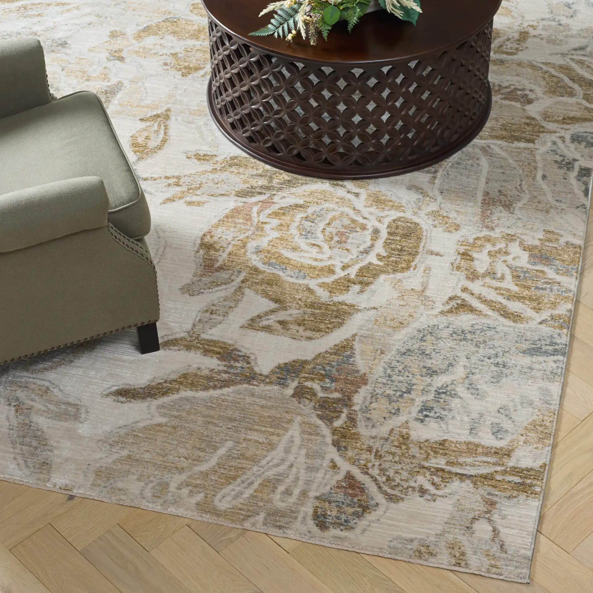 Bloom Transitional Floral Rug in Ivory / Beige in a styled room