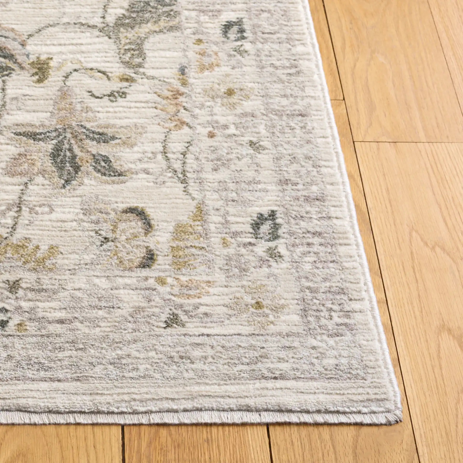 Bloom Traditional Floral Rug in Ivory / Light Gray in a styled room