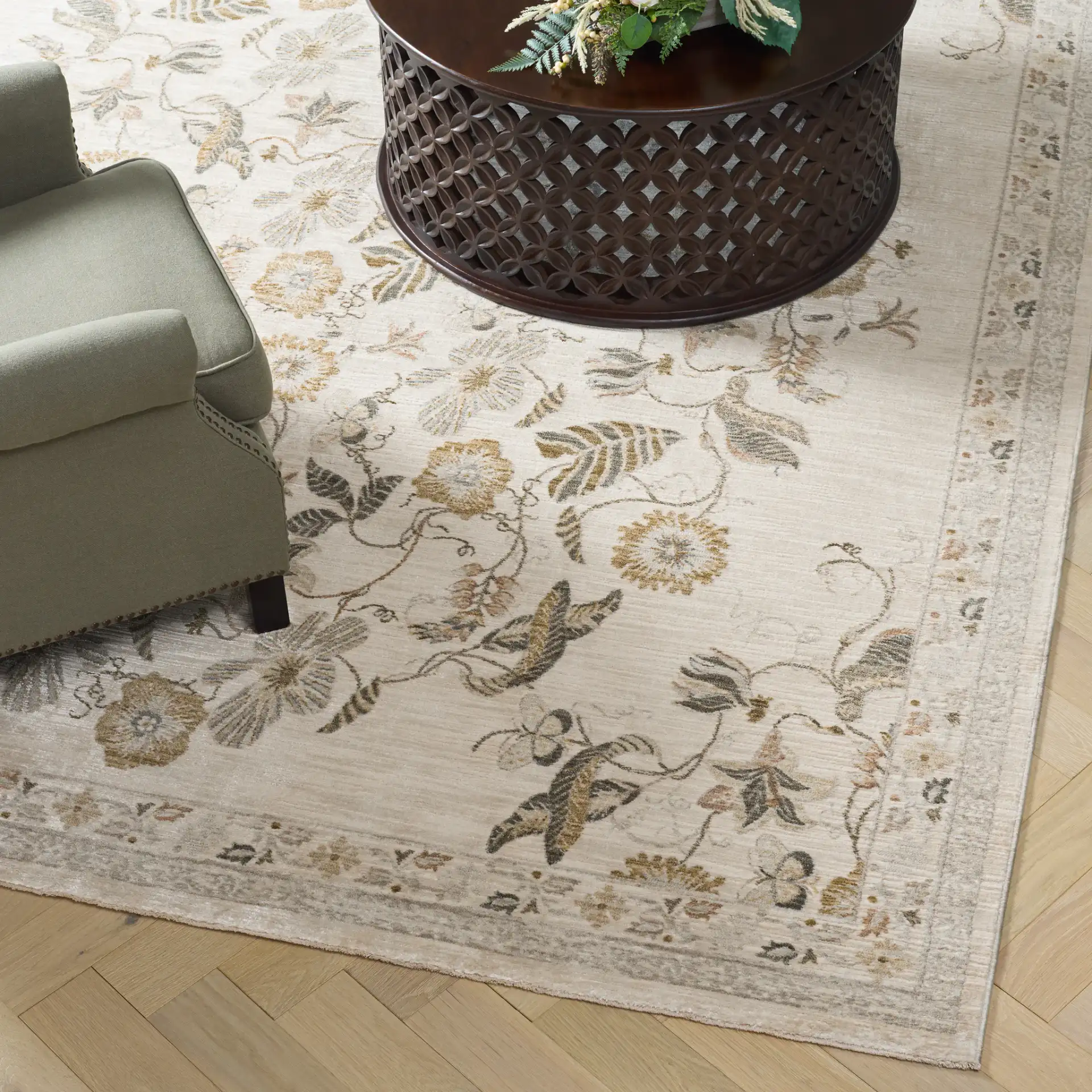 Bloom Traditional Floral Rug in Ivory / Light Gray in a styled room