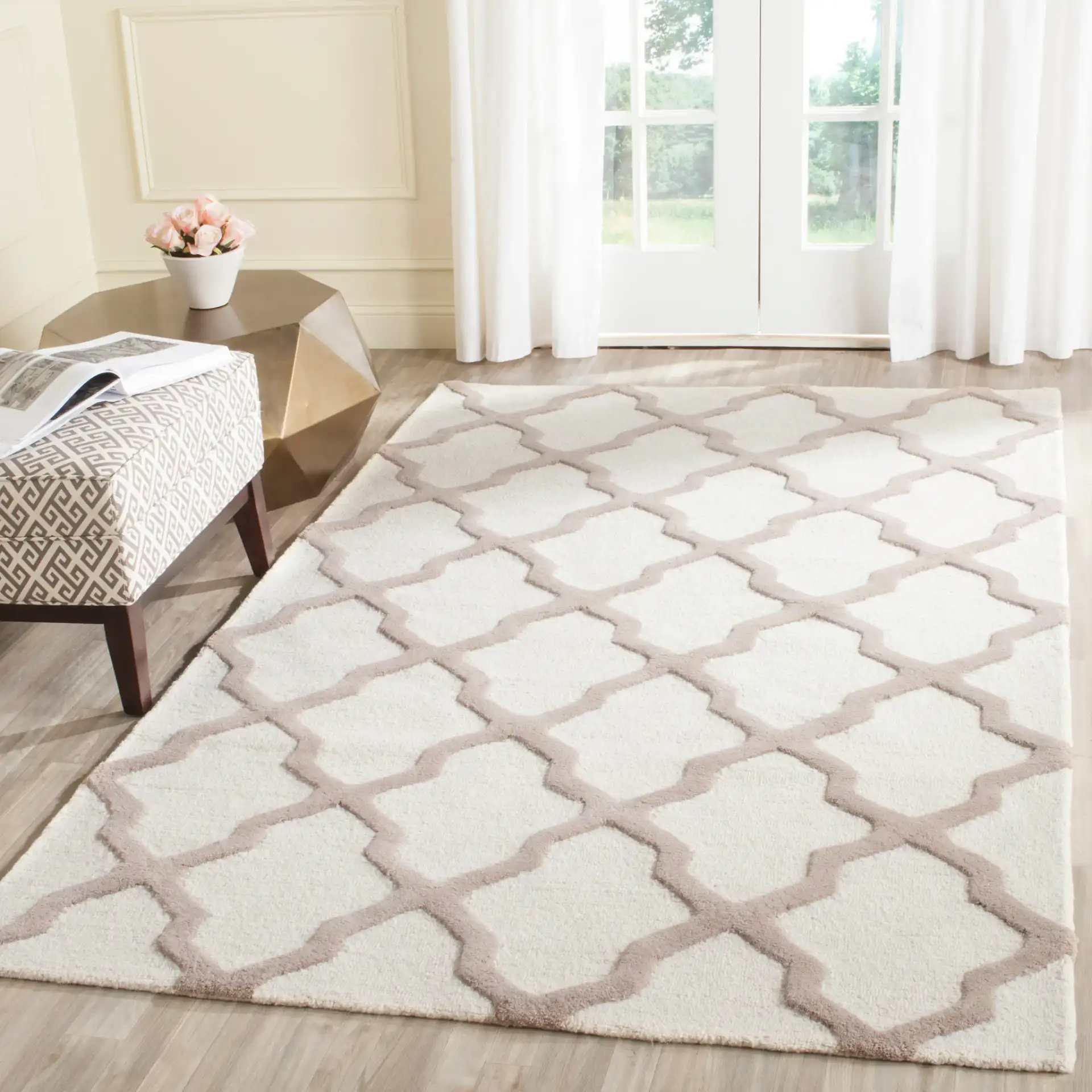 Cambridge Trellis Hand-Tufted Rug in Ivory / Beige in a styled room