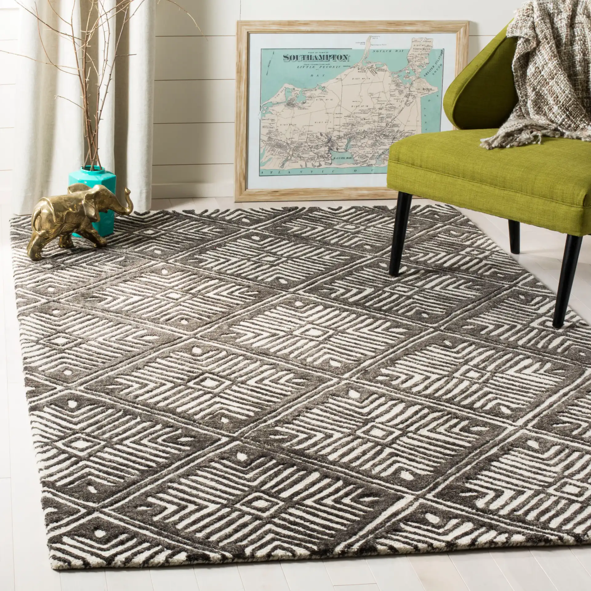 Cambridge Diamond Grid Hand-Tufted Wool Rug in Ivory / Charcoal in a styled room