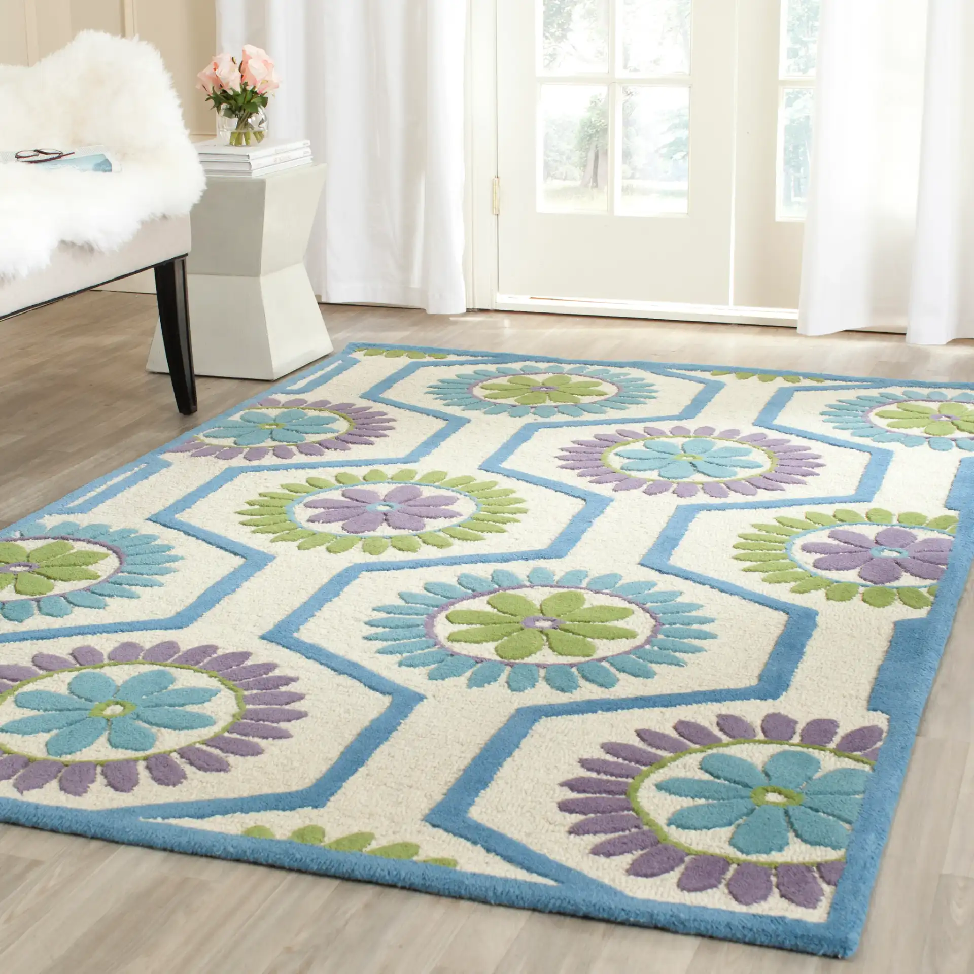 Cambridge Floral Honeycomb Hand-Tufted Wool Rug in Ivory / Blue in a styled room