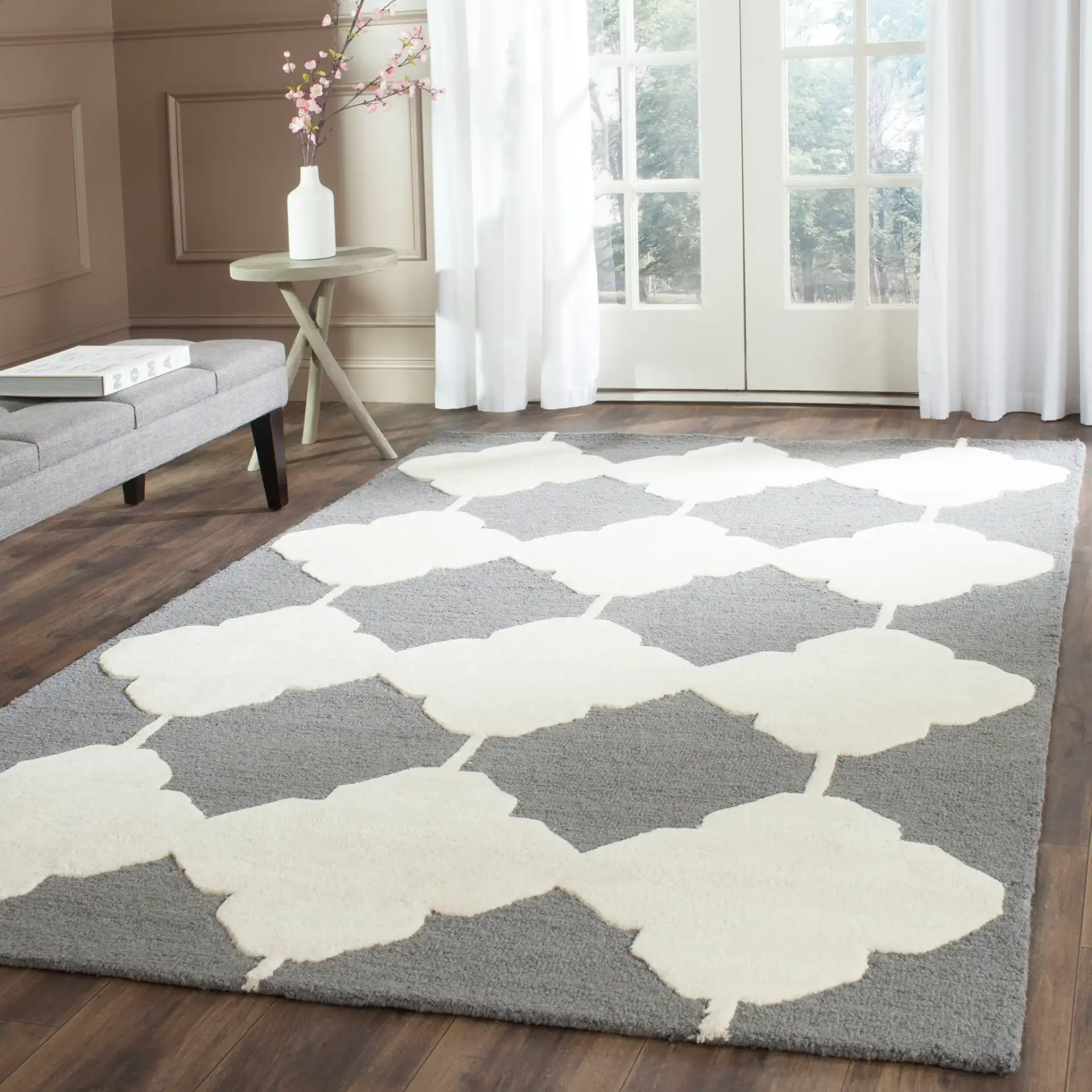 Cambridge Scalloped Diamond Hand-Tufted Wool Rug in Dark Gray / Ivory in a styled room