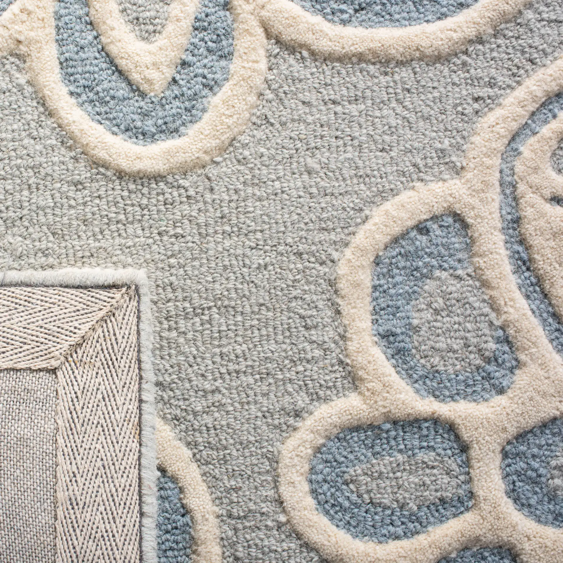 Cambridge Floral Medallion Hand-Tufted Wool Rug in Gray / Blue in a styled room