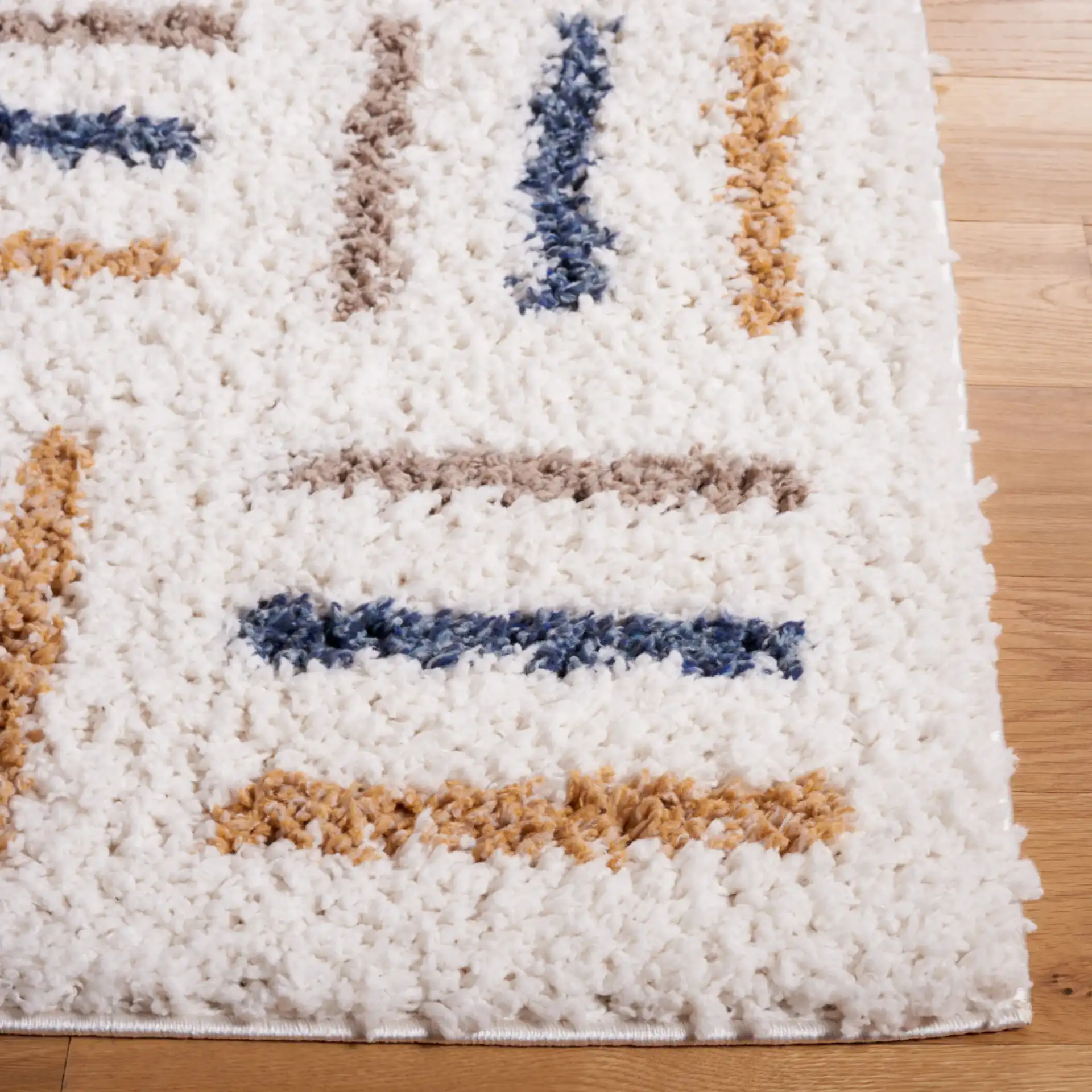 Calico Basketweave Shag Rug in Ivory / Gold in a styled room