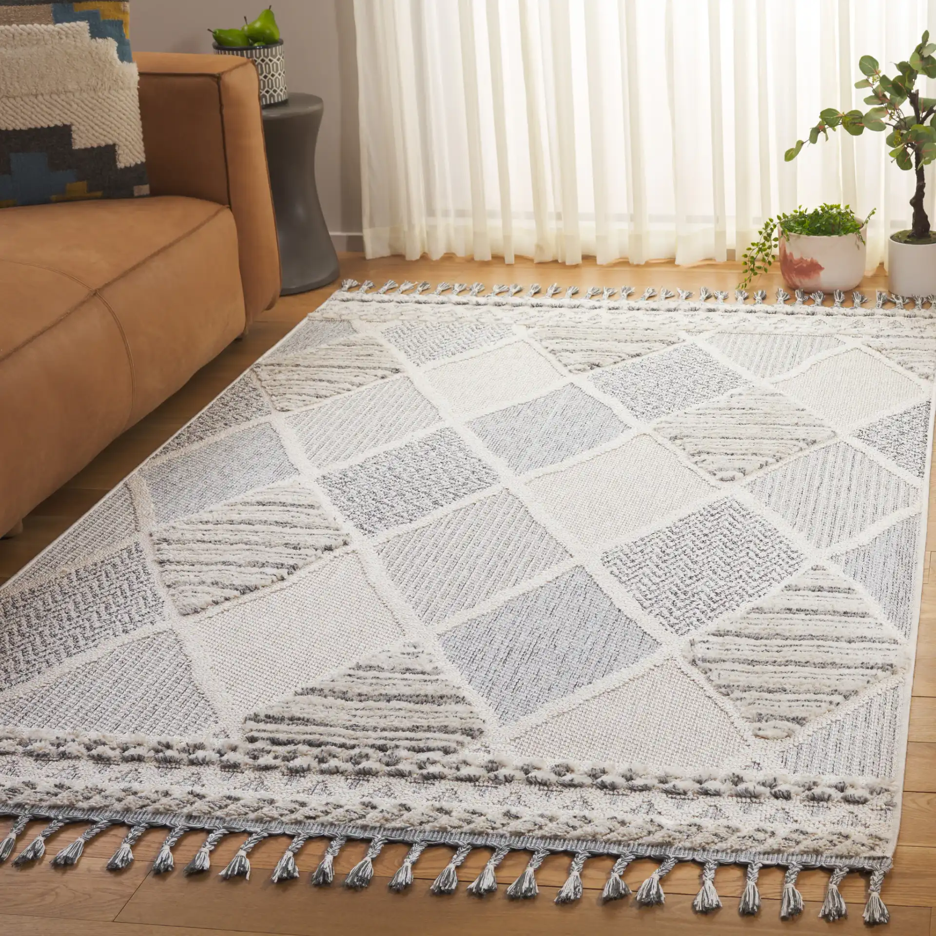 Chloe Diamond Lattice Rug in Ivory / Gray in a styled room