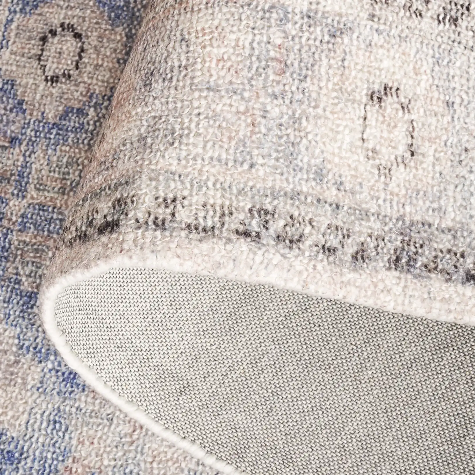 Classic Vintage Faded Ogee Medallion Hand-Tufted Rug in Gray / Beige in a styled room
