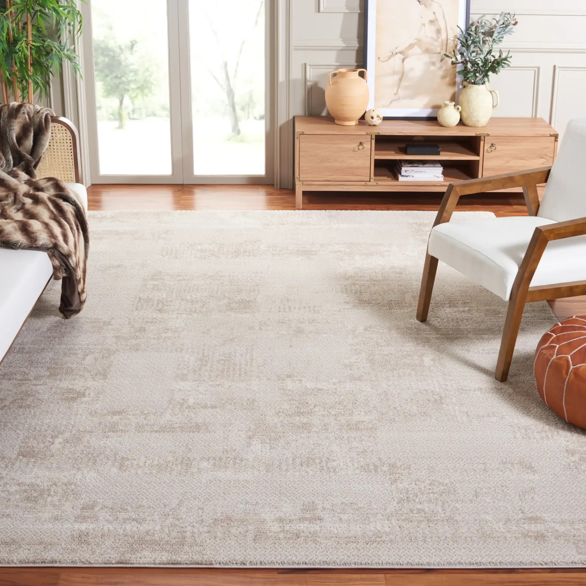 Continental Distressed Grid Rug in Ivory / Beige
