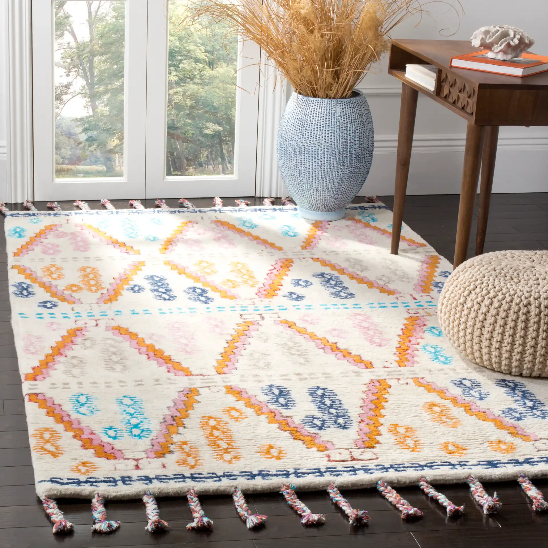 Casablanca Zigzag Hand-Tufted Shag Rug in Ivory / Multicolor in a styled room