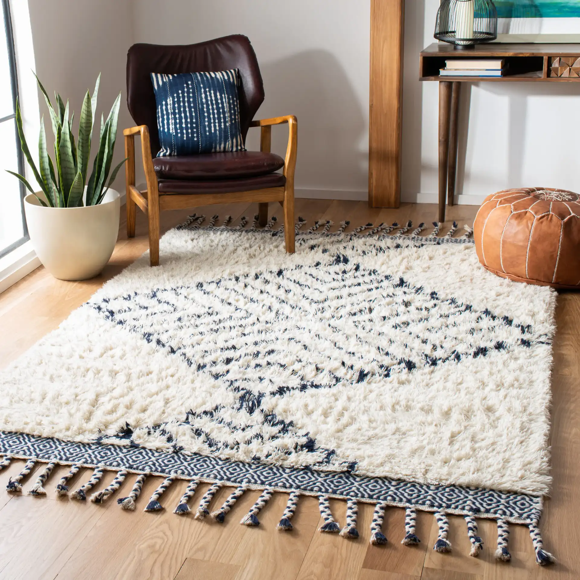Casablanca Diamond Hand-Woven Shag Wool Rug in Ivory / Navy in a styled room