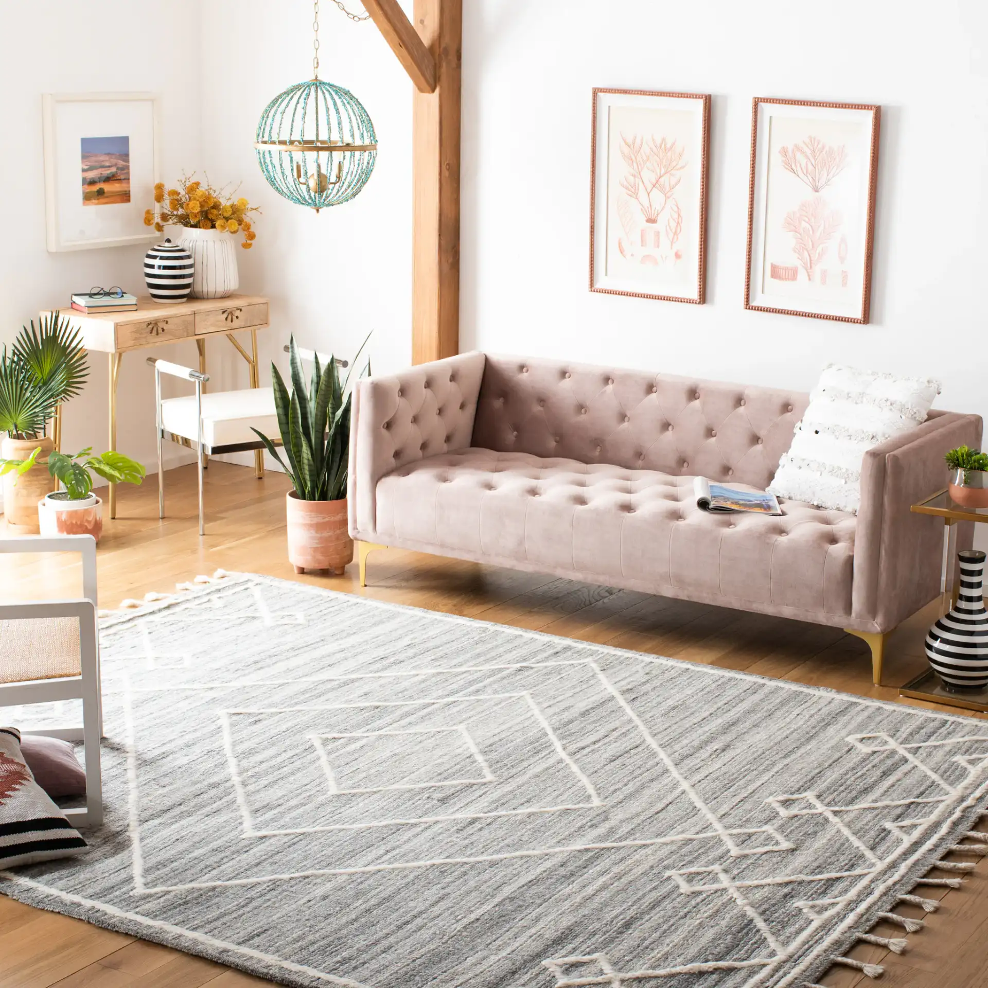 Casablanca Concentric Diamond Hand-Tufted Wool Rug in Gray / Ivory in a styled room