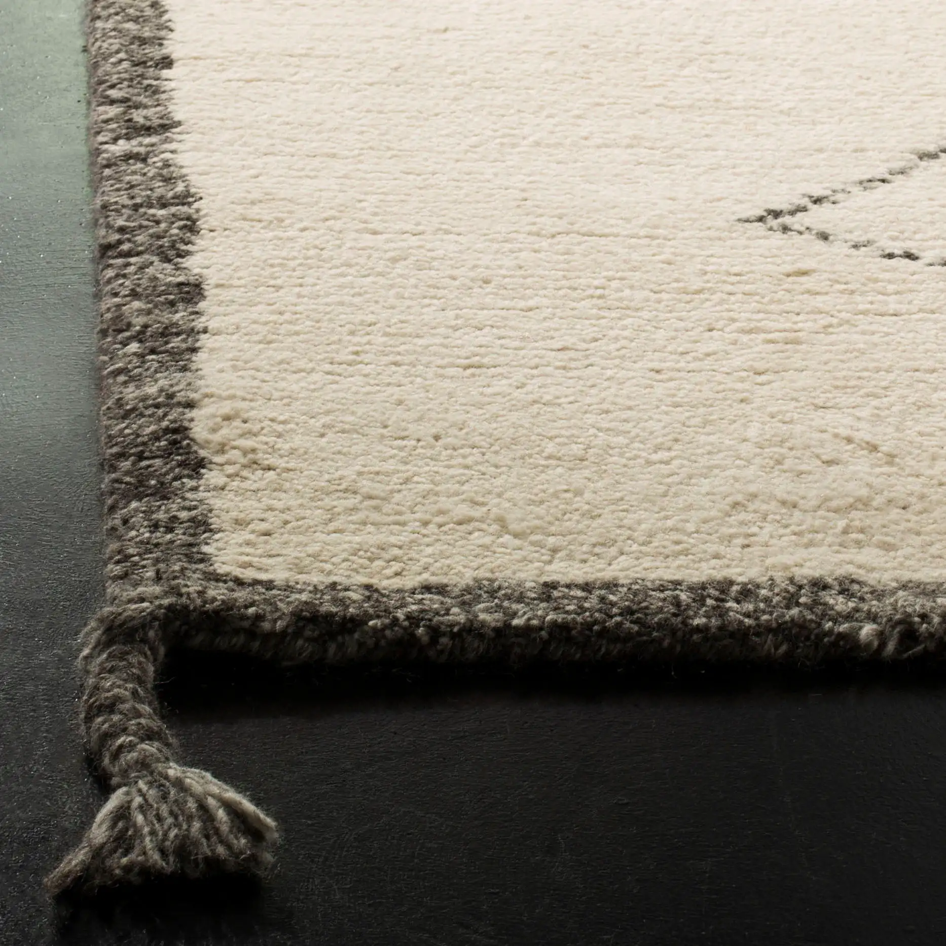 Casablanca Diamond Shag Wool Rug in Ivory / Charcoal in a styled room