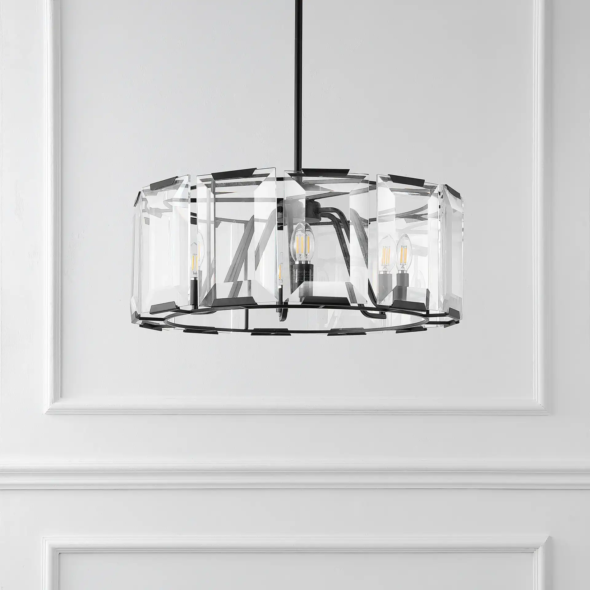 Esperanza Crystal Chandelier in Black, detail view