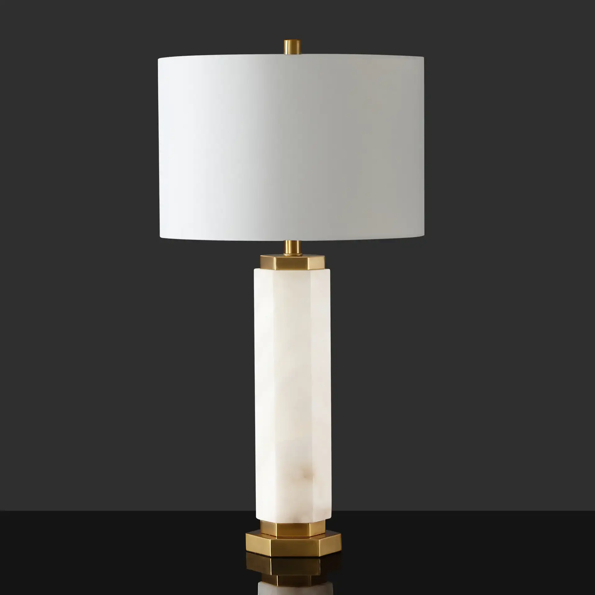 Lynsey Alabaster Table Lamp in Gold / White, detail view