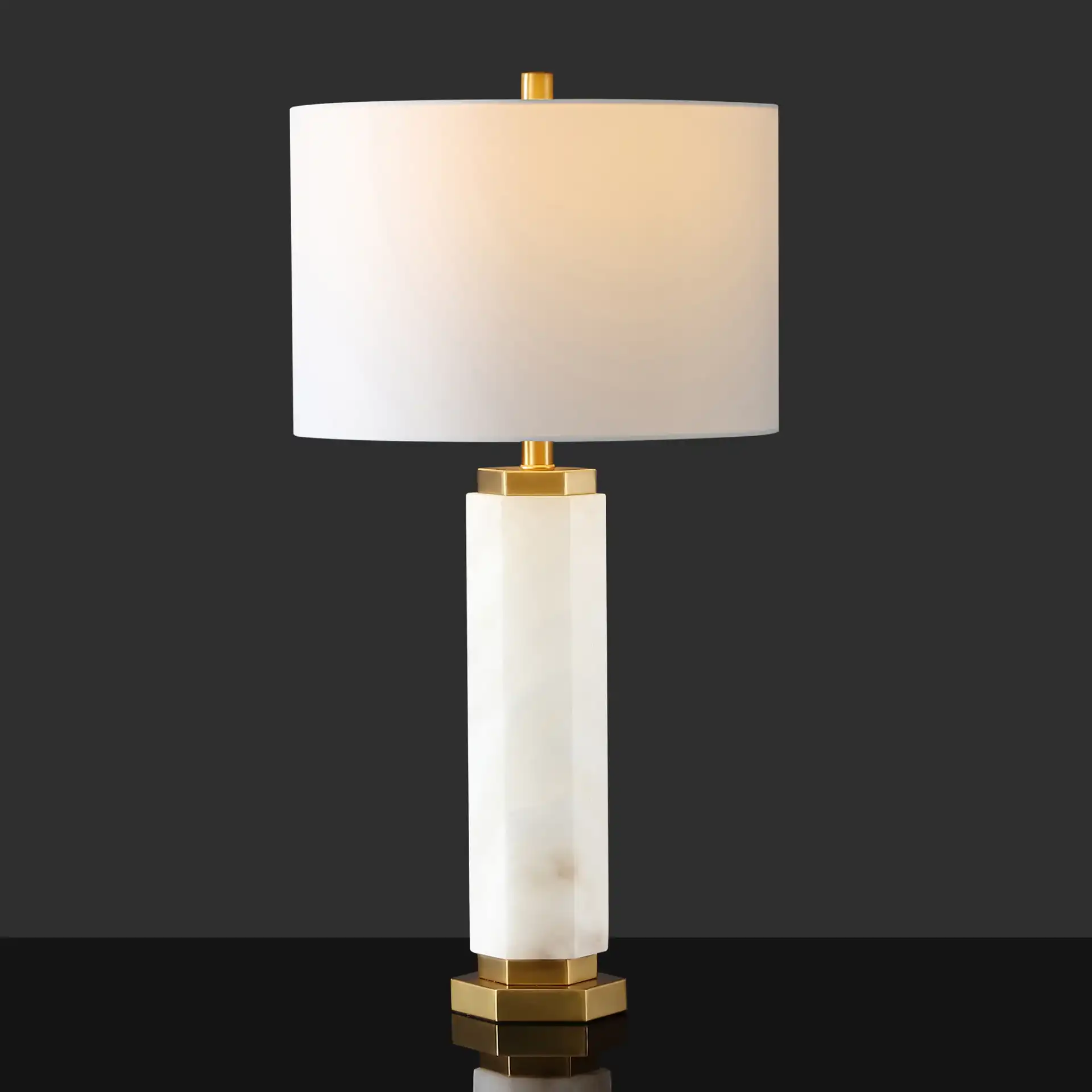 Lynsey Alabaster Table Lamp in Gold / White