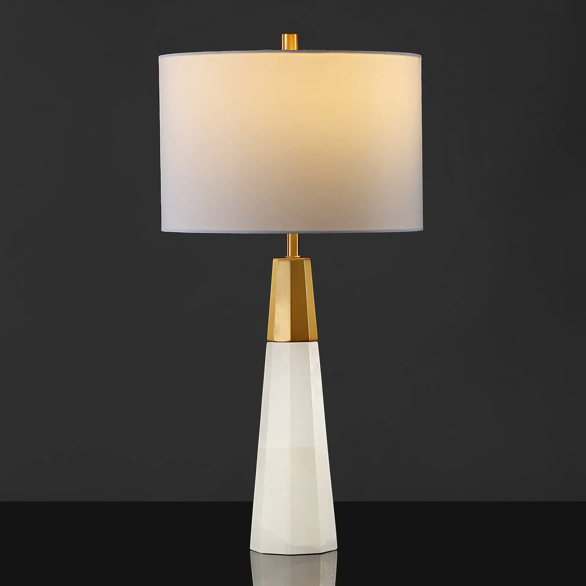 Toto Alabaster Table Lamp in White / Gold
