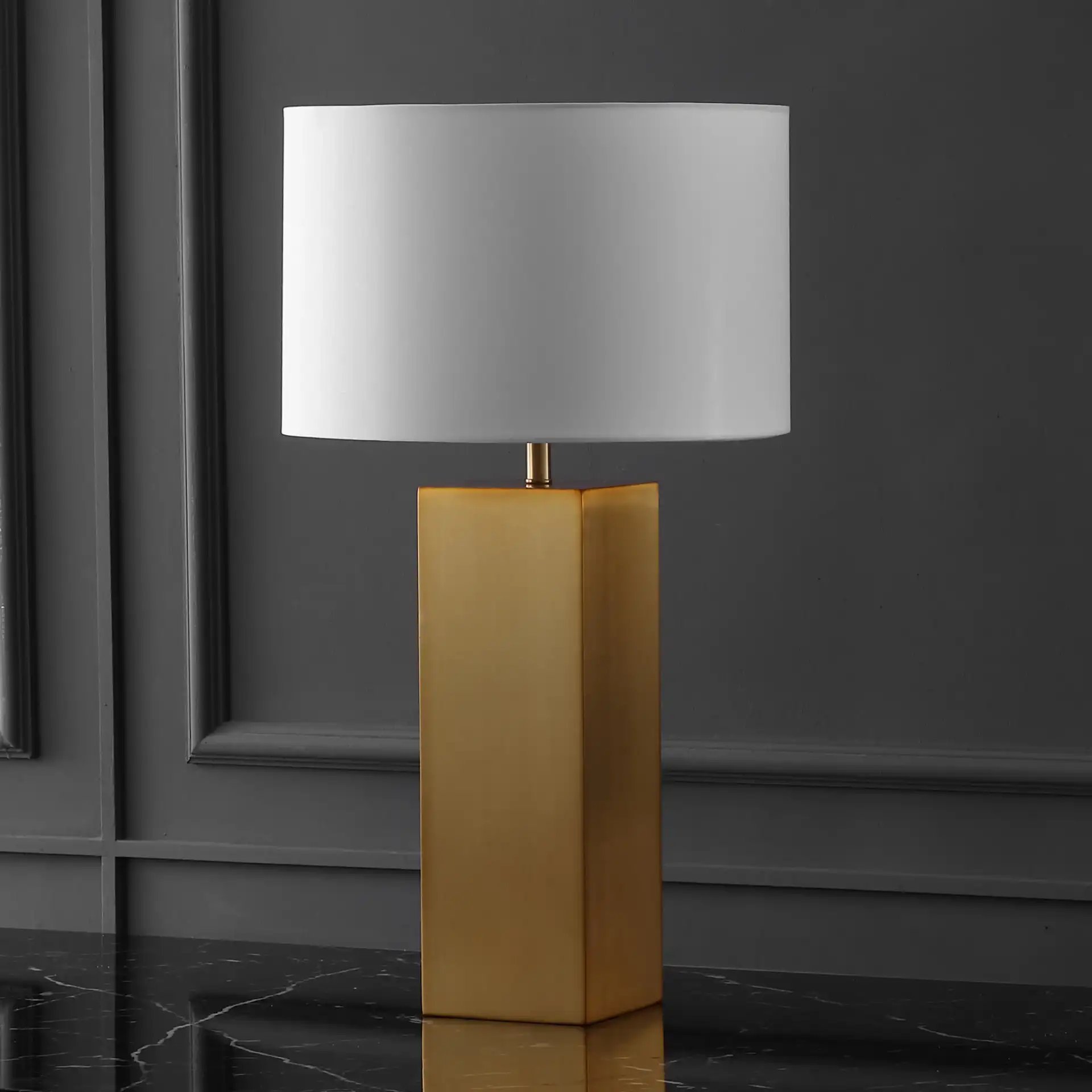 Hank Metal Square Table Lamp in Gold / White, detail view
