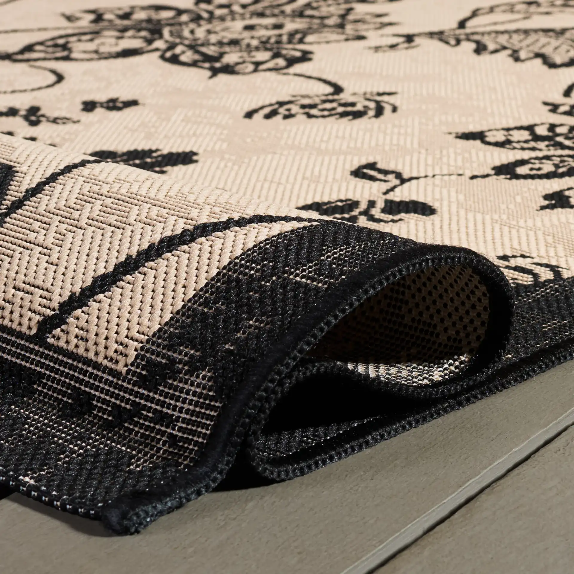 Courtyard Floral Jacobean Outdoor Rug in Courtyard Floral Jacobean Outdoor Rug in a styled room