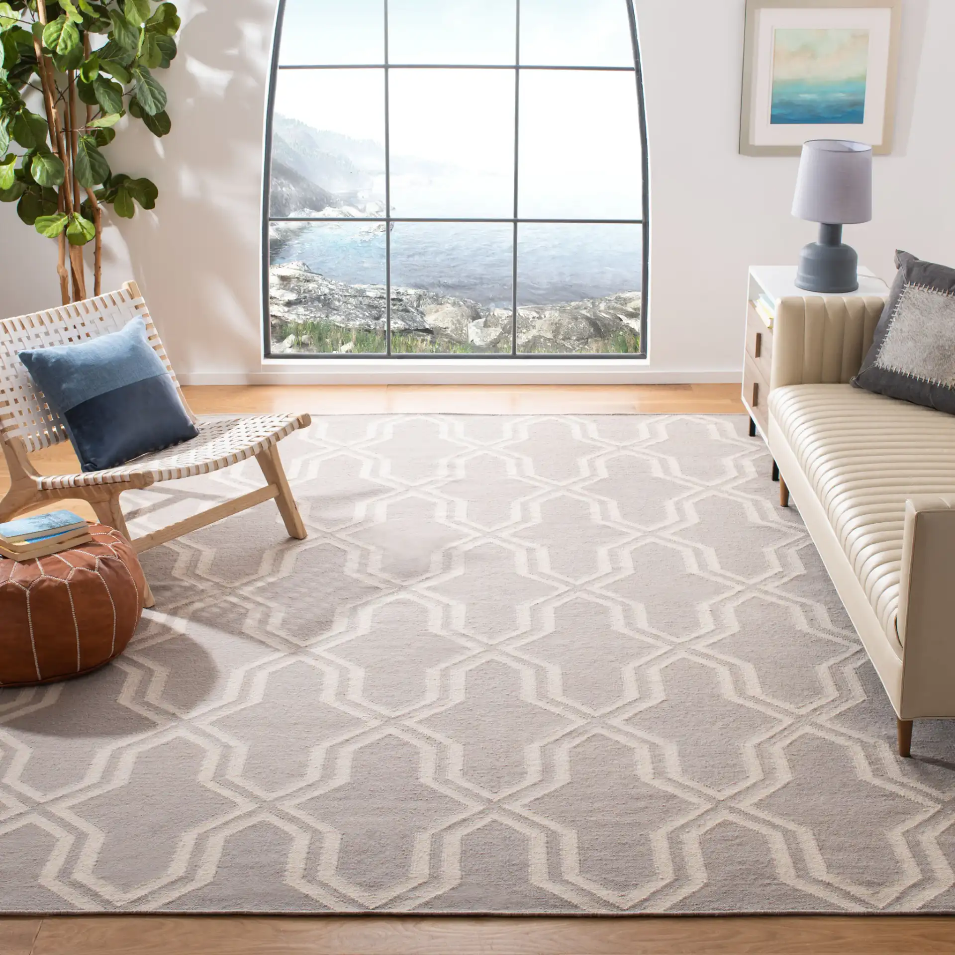 Dhurries Geometric Trellis Hand-Woven Wool Rug in Gray / Ivory in a styled room