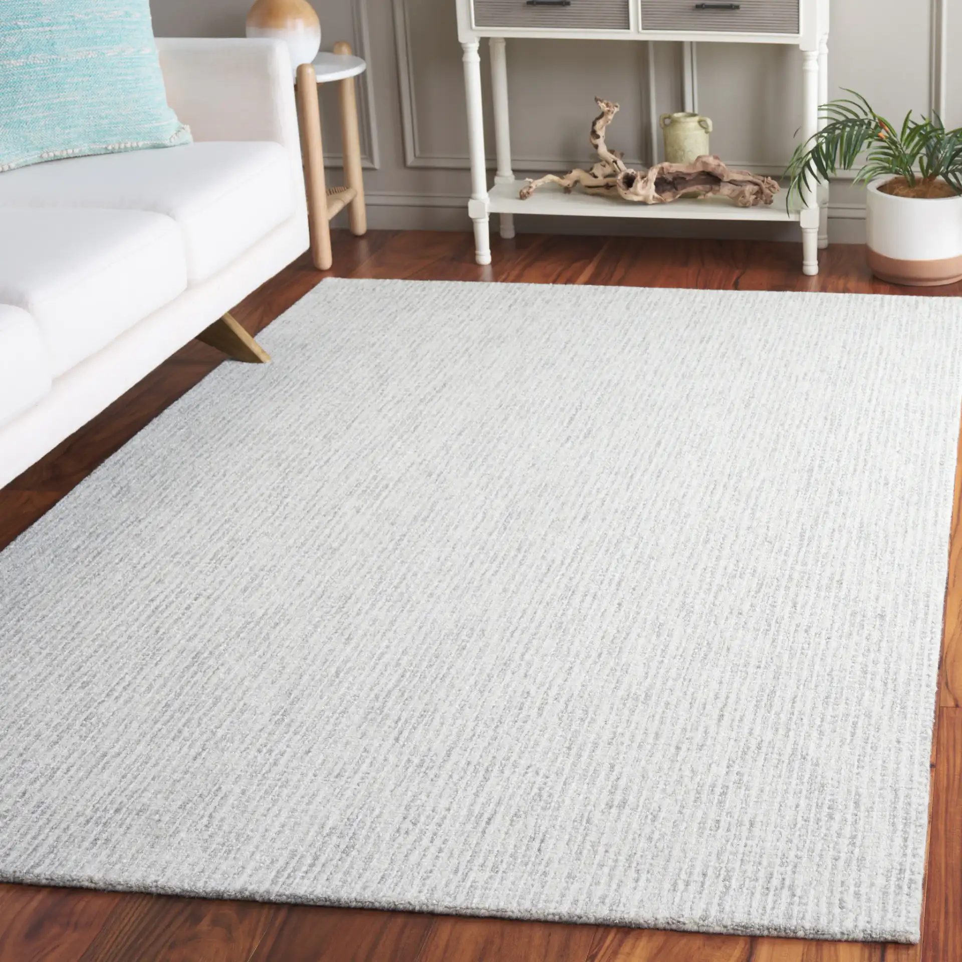 Ebony Linear Grid Hand-Tufted Rug in Gray / Ivory