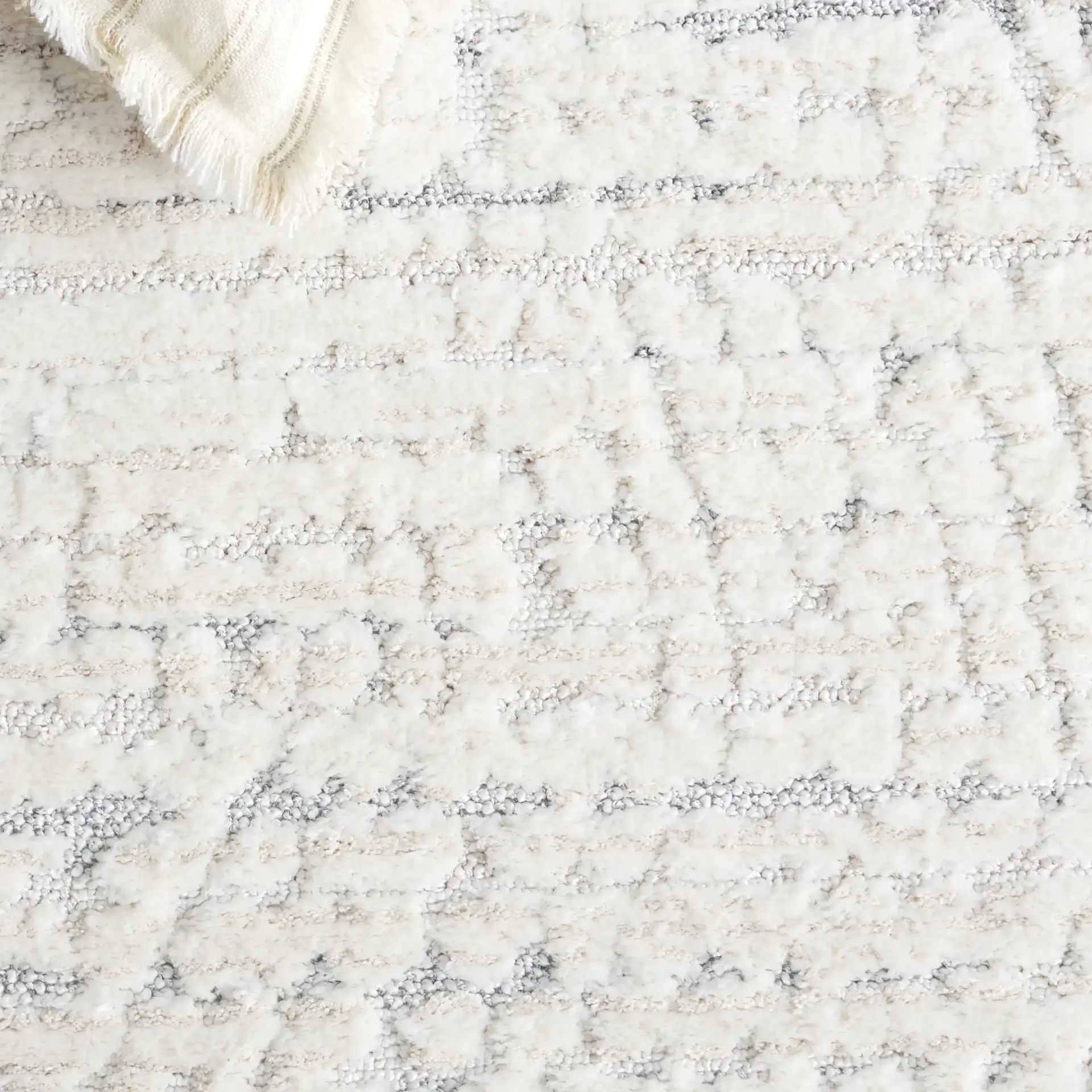 Elmhurst Linear Rug in Ivory / Gray in a styled room