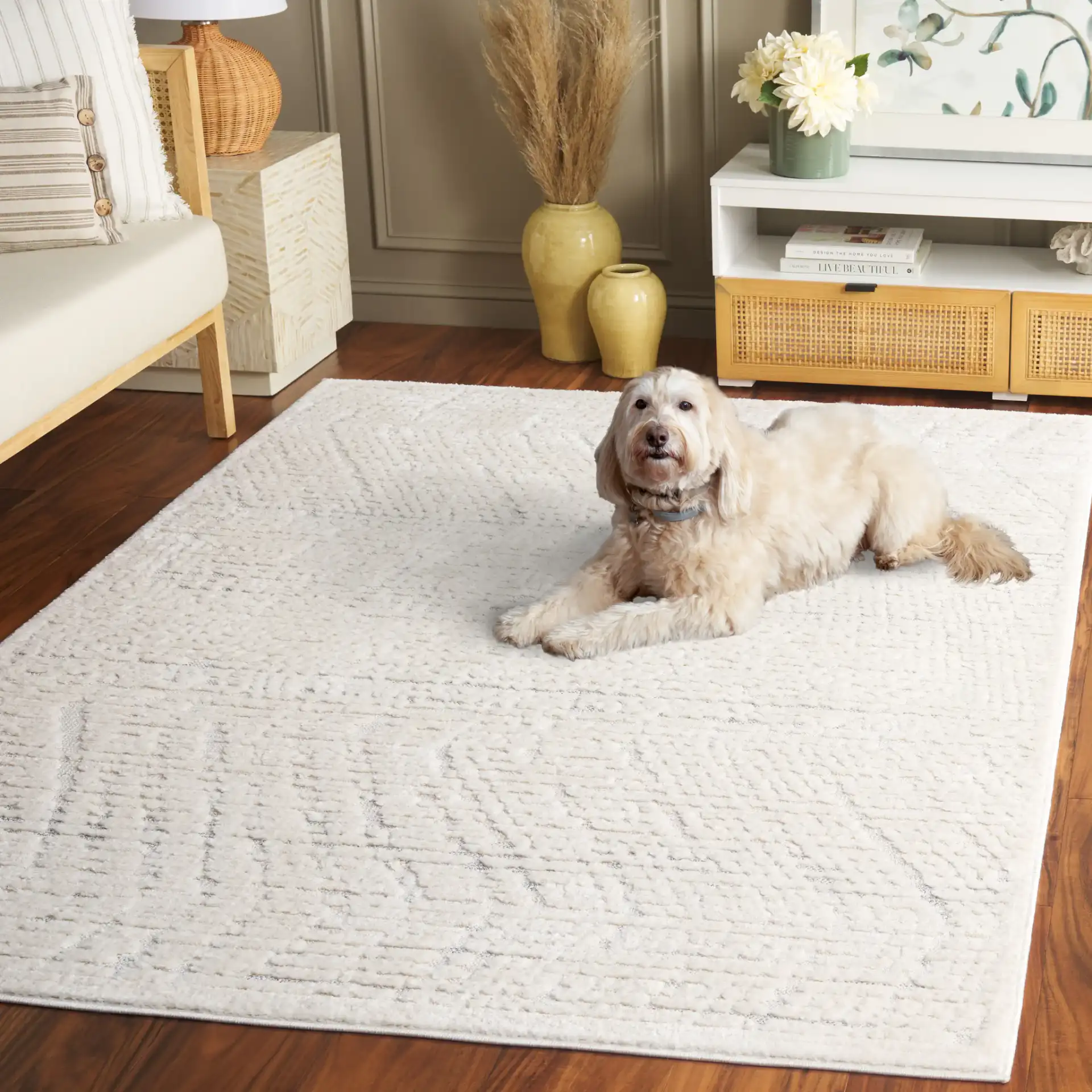 Elmhurst Linear Rug in Ivory / Gray in a styled room