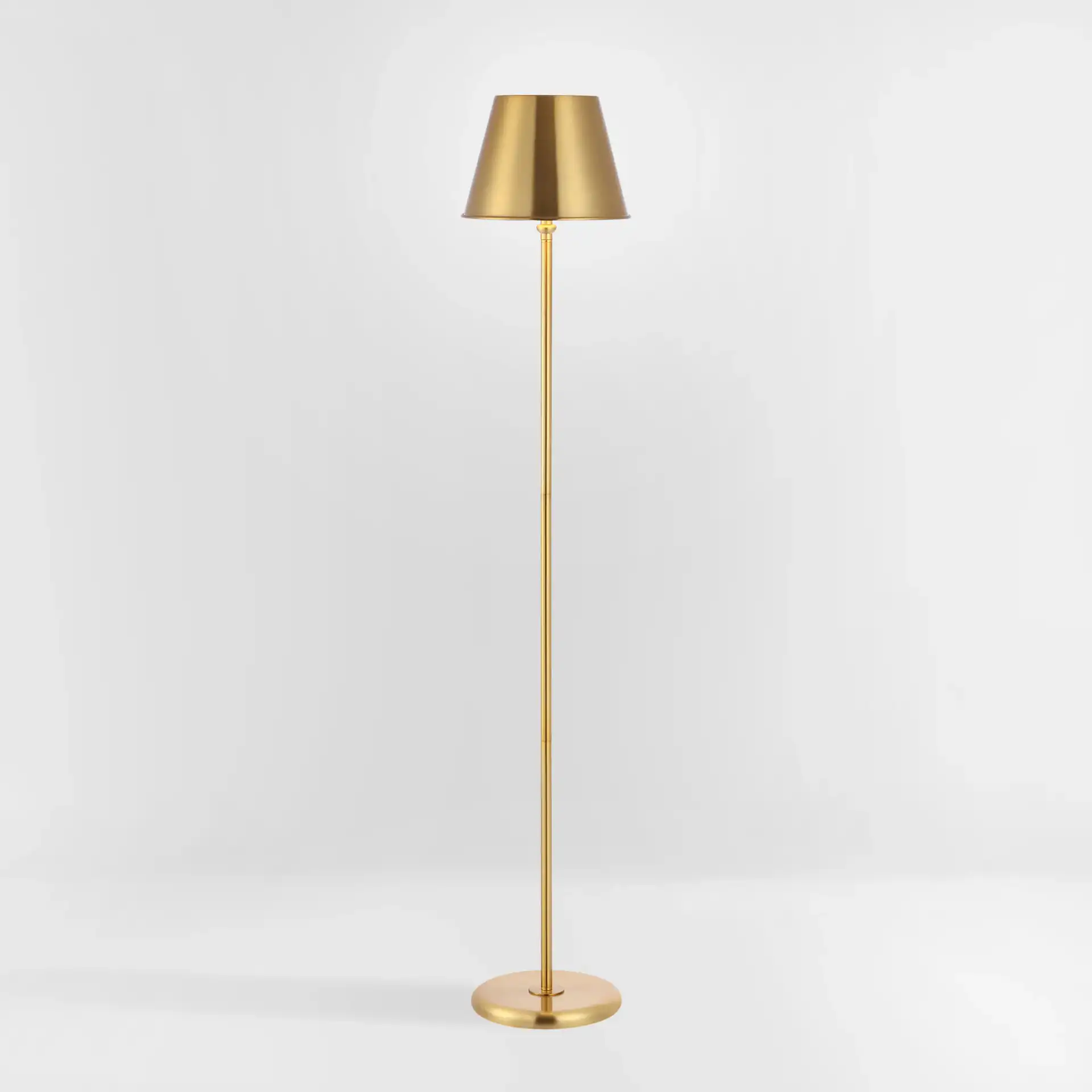 Asher Floor Lamp in Brass, detail view