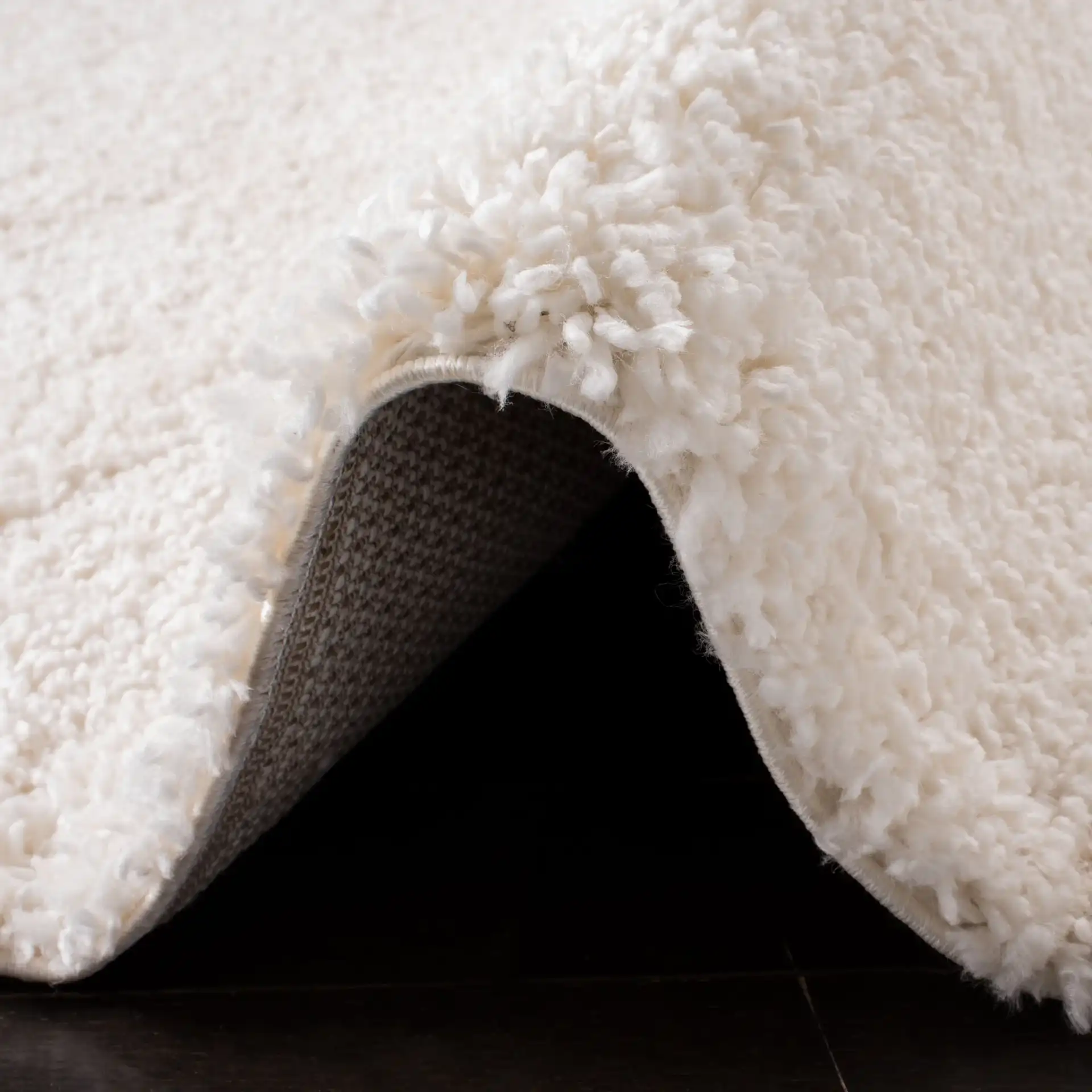 Fontana Solid Shag Rug in Ivory