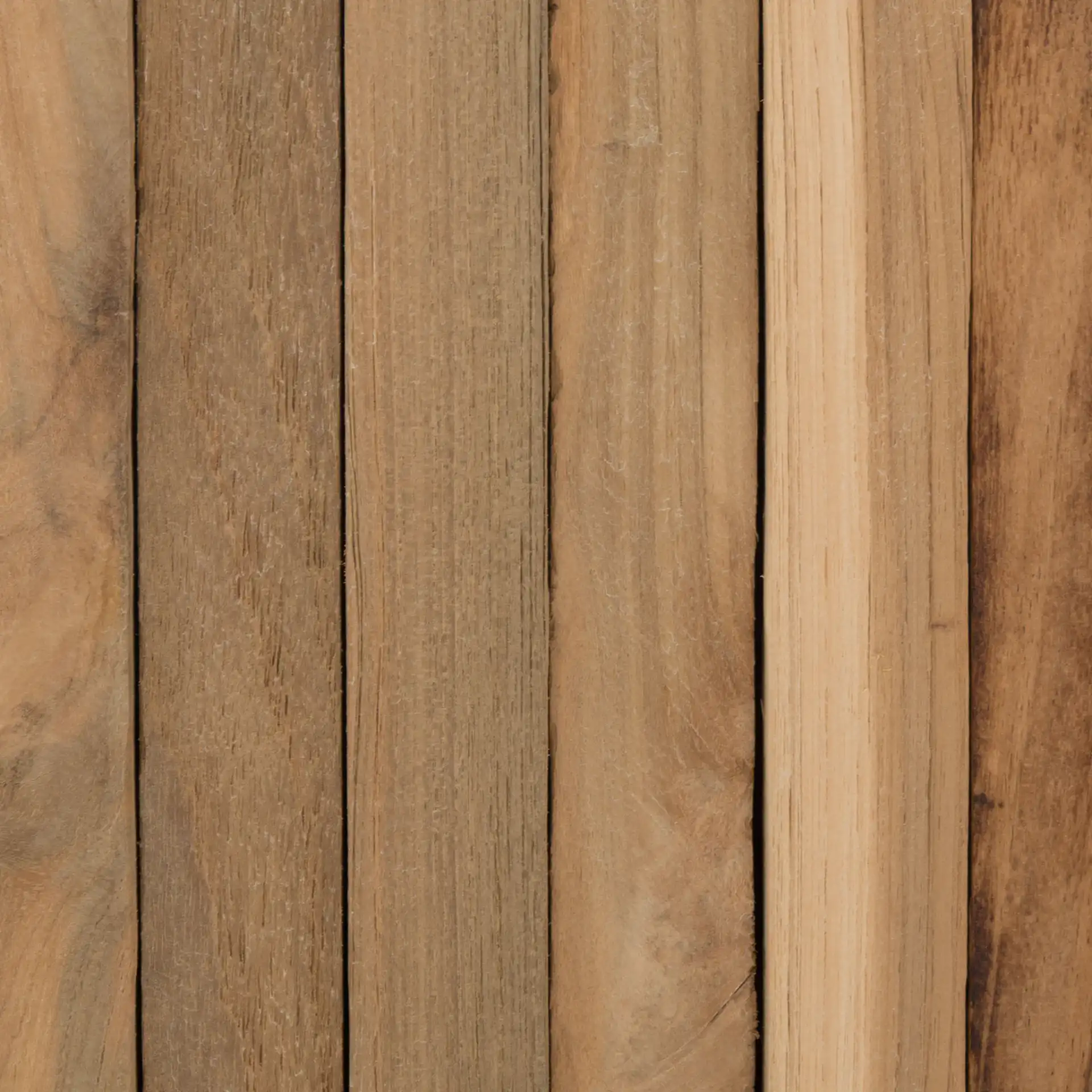 Richmond Square End Table in Medium Oak, detail view