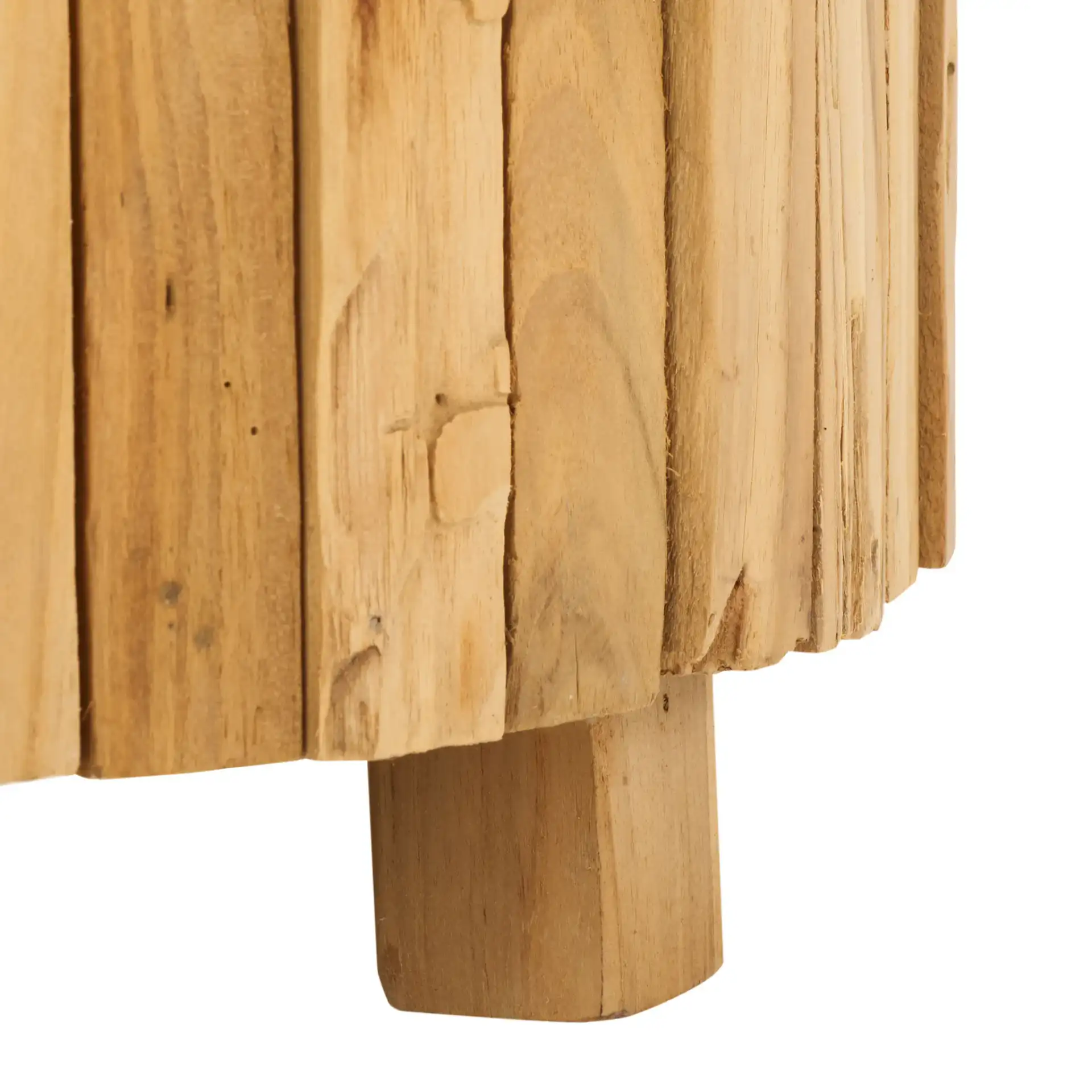 Richmond Round End Table in Medium Oak, detail view