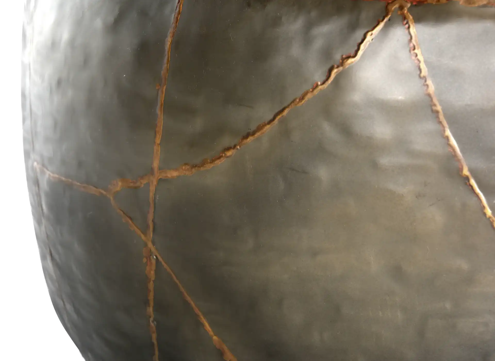Vernice Coffee Table in Silver, detail view