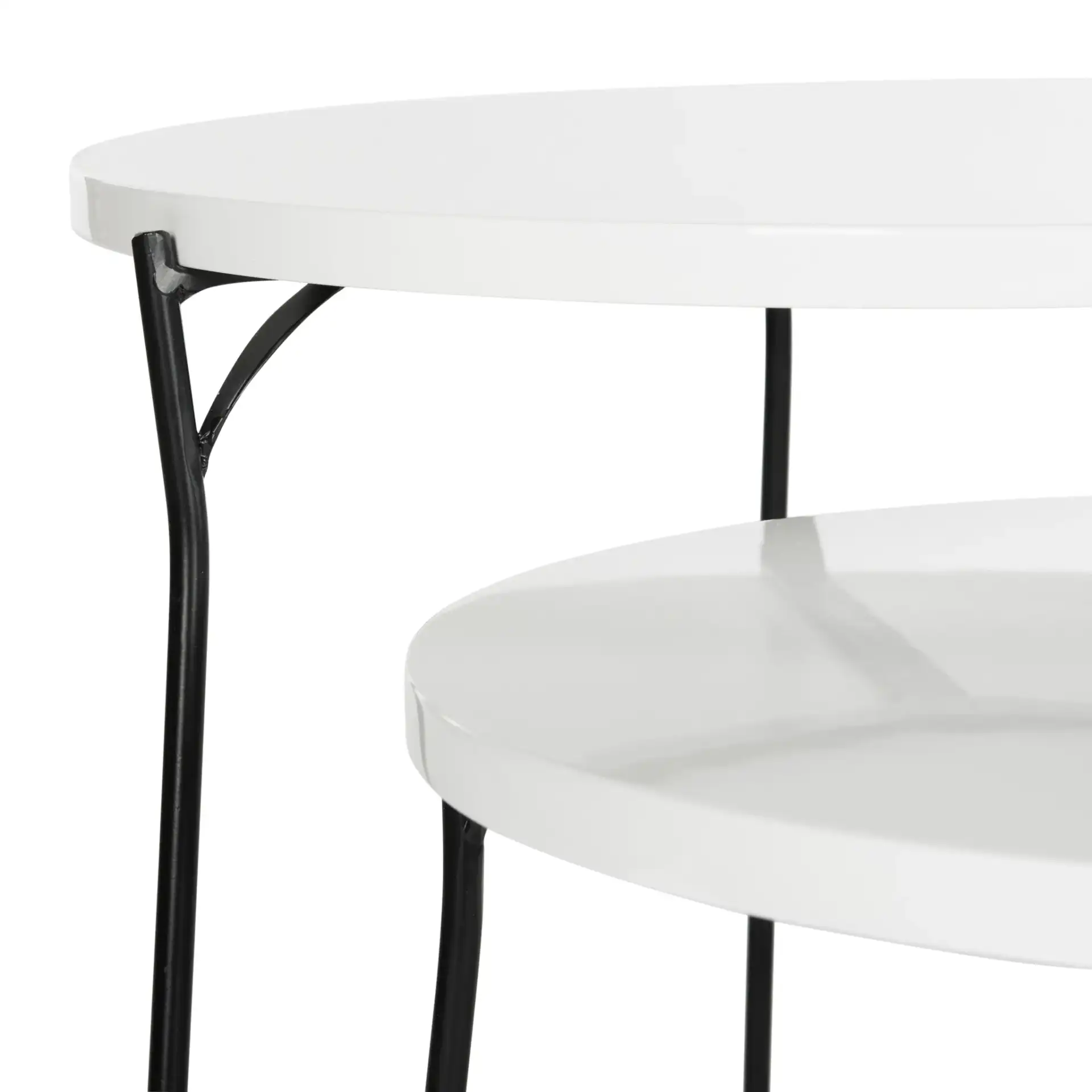 Ryne End Table (Set Of 2) in Lacquer White in a styled room
