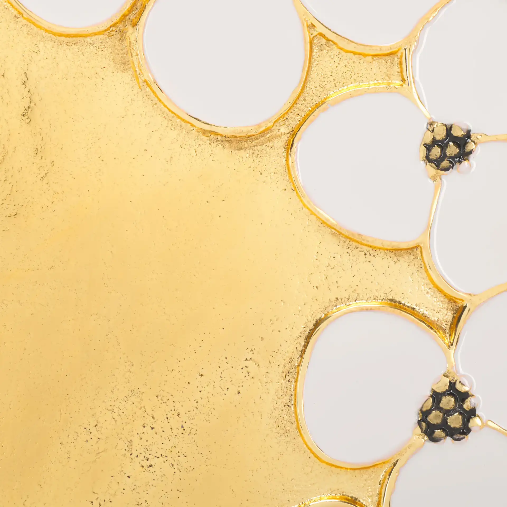 Florance Accent Table in Gold / White, detail view