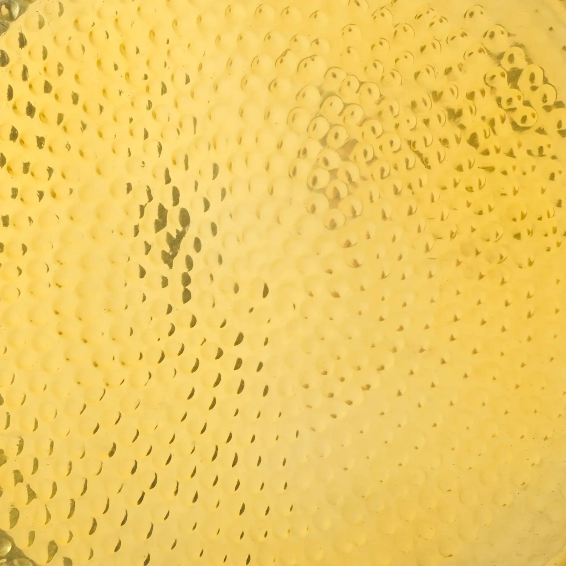 Saanvi Round Accent Table in Champagne Gold / Green, detail view