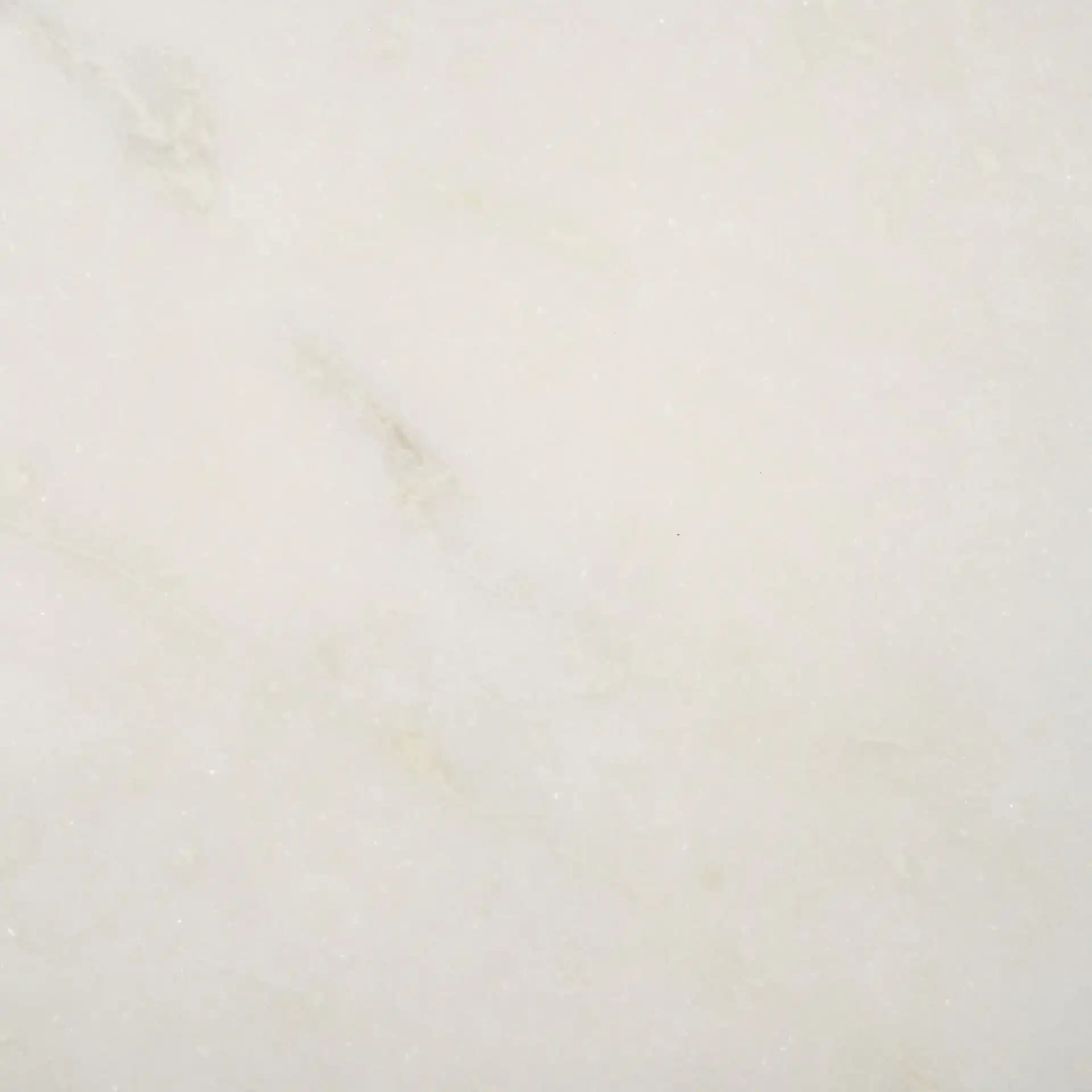 Sizia Round Accent Table in White Marble / Antique Brass, detail view