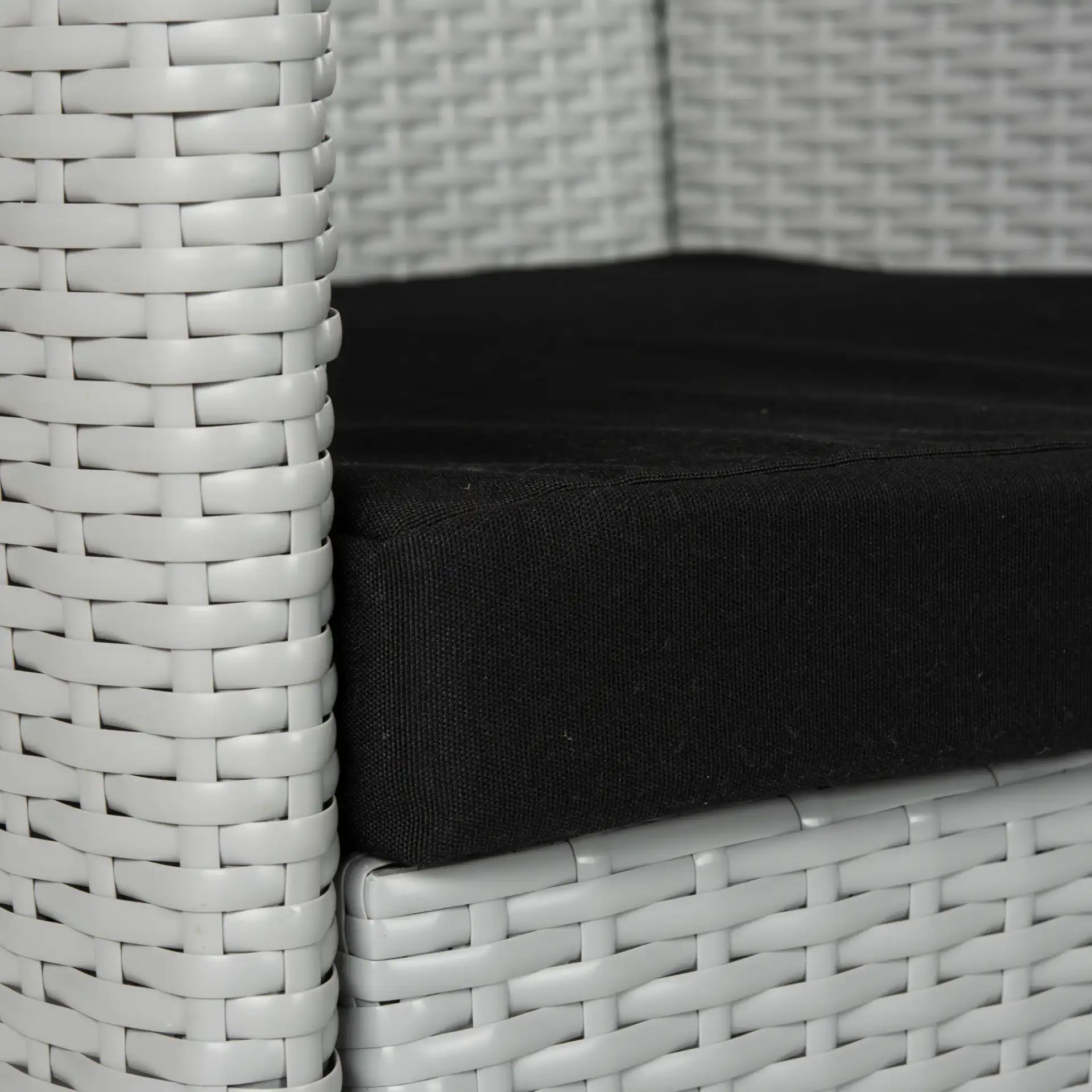 Mojavi Four-Piece Wicker Set in Gray / Black, detail view