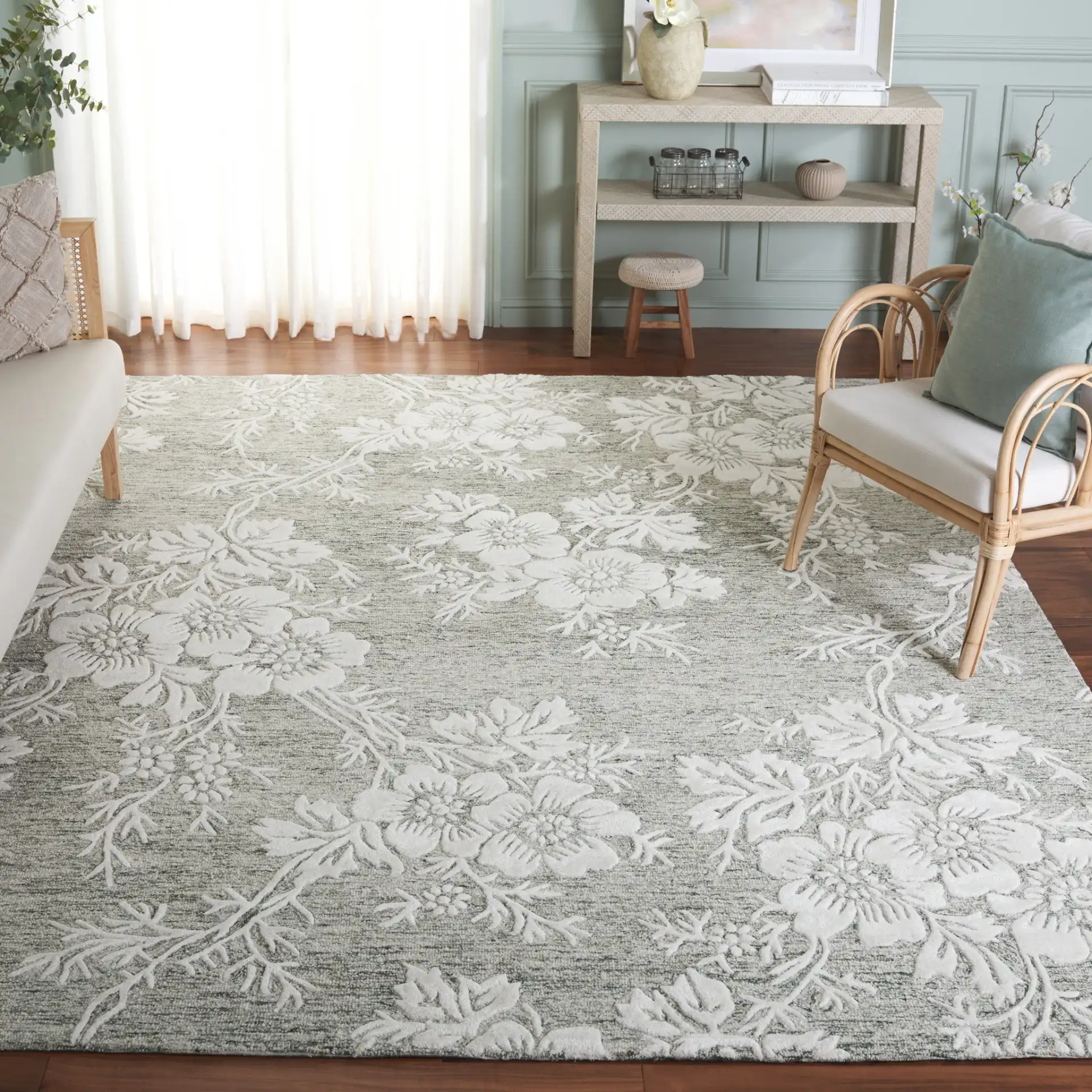 Glamour Trailing Floral Hand-Tufted Rug in Green / Ivory in a styled room