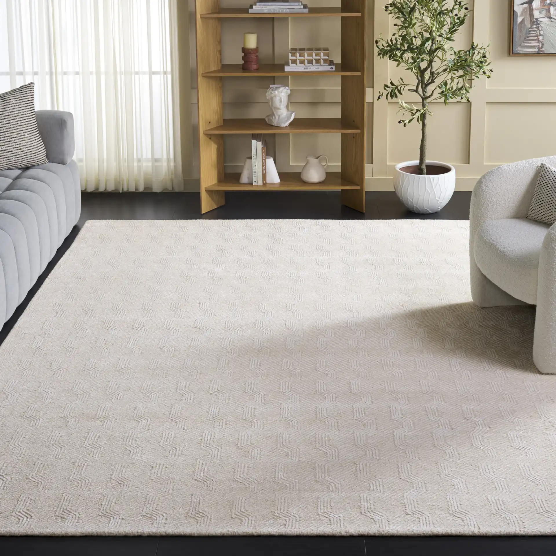 Glamour Wavy Stripe Hand-Tufted Rug in Ivory in a styled room
